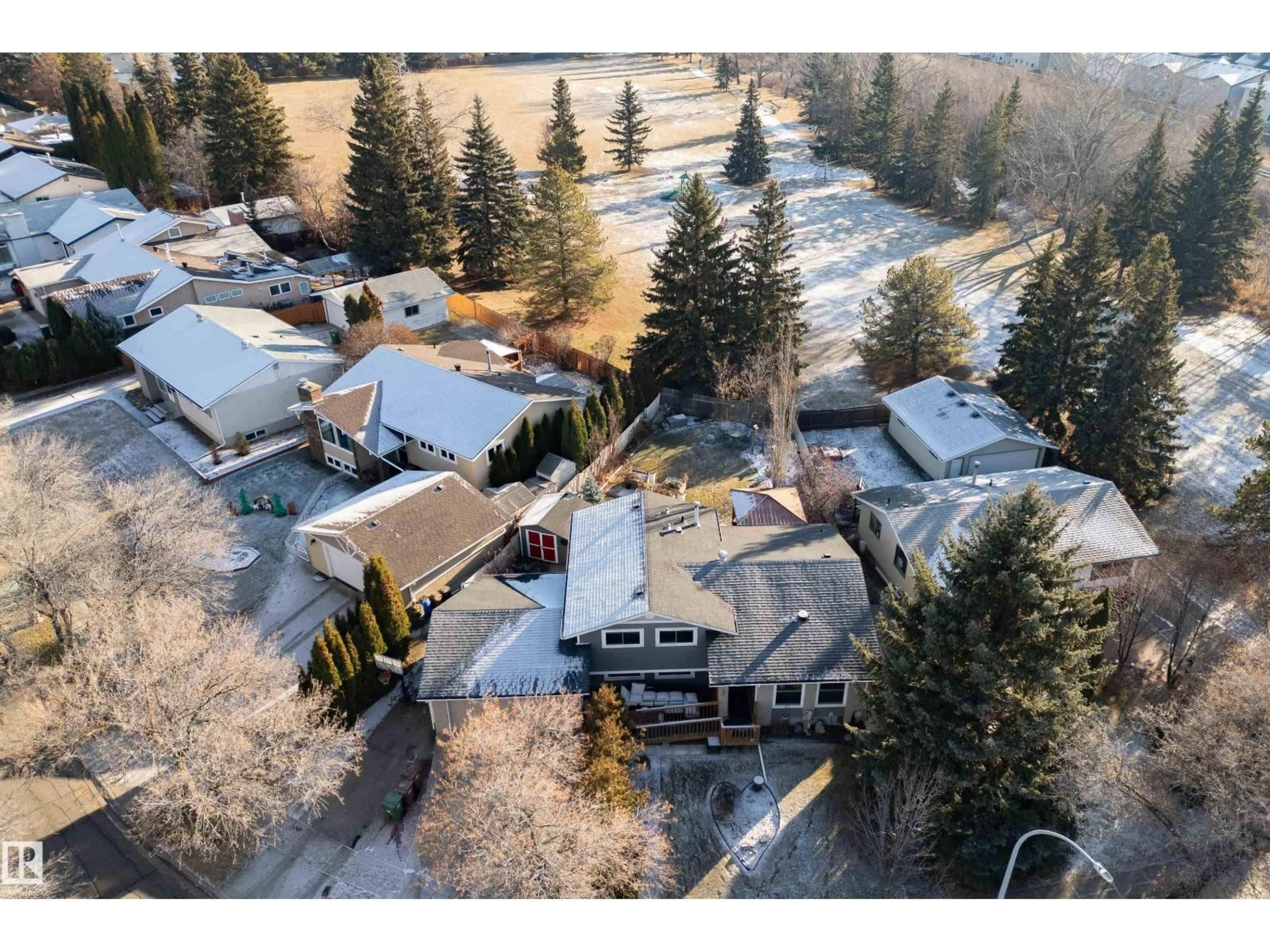 A pic from outside/outdoor area/front of a property/back of a property/a pic from drone, unknown for 29 MORGAN CRESCENT, St. Albert Alberta T8N2E1