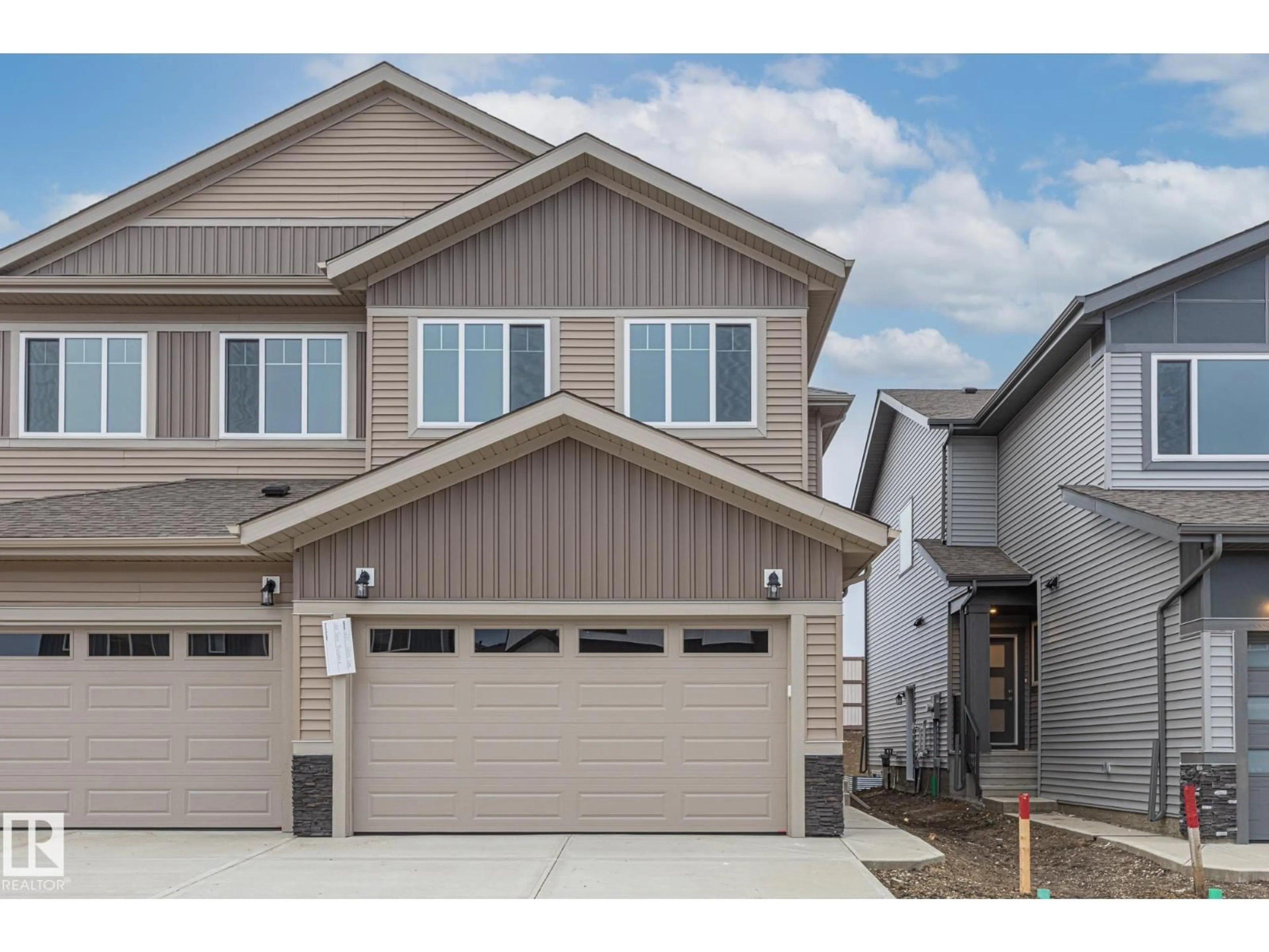 Home with vinyl exterior material, street for 231 SAVOY CR, Sherwood Park Alberta T8H3A8