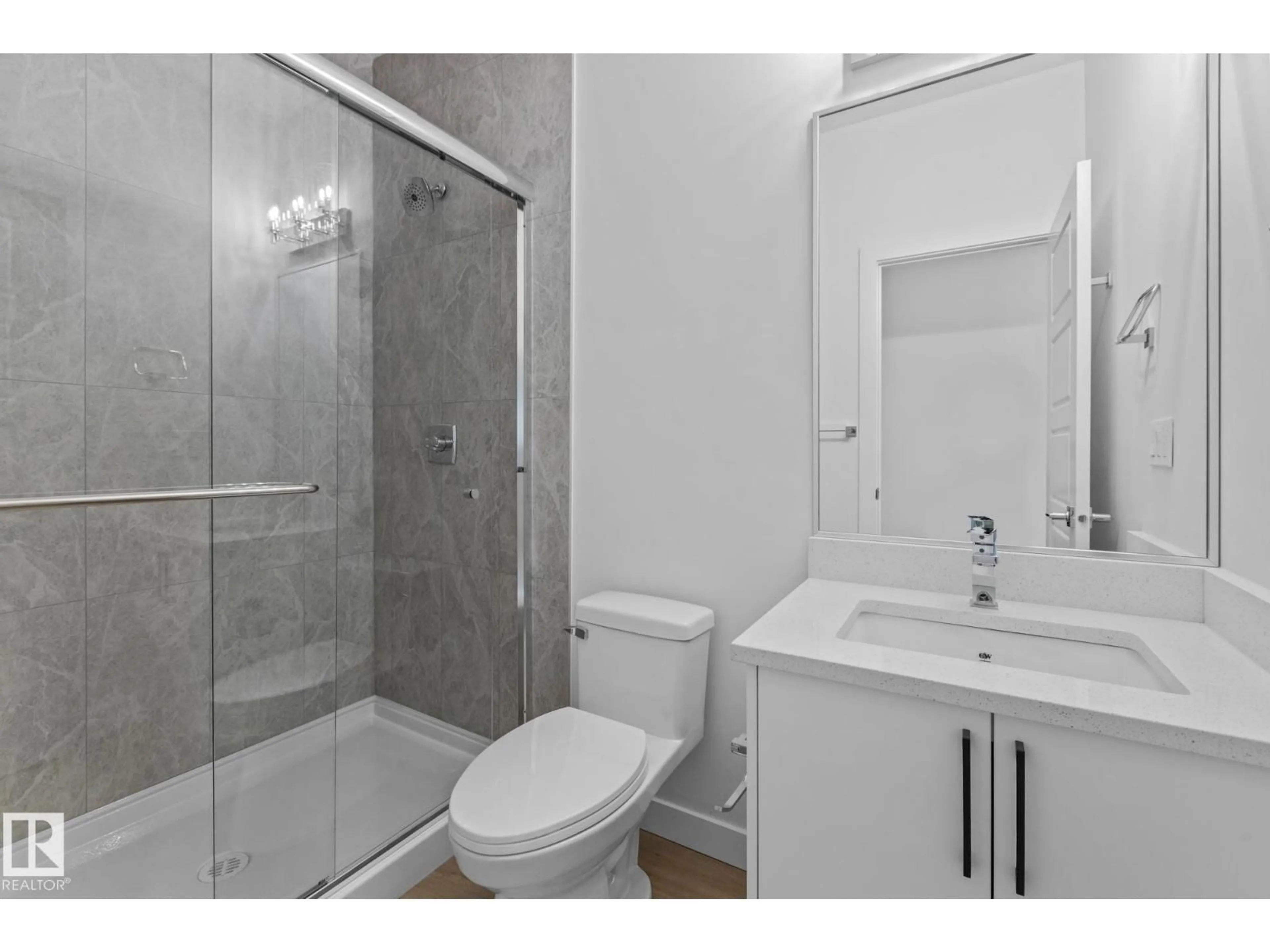 Standard bathroom, ceramic/tile floor for 231 SAVOY CR, Sherwood Park Alberta T8H3A8