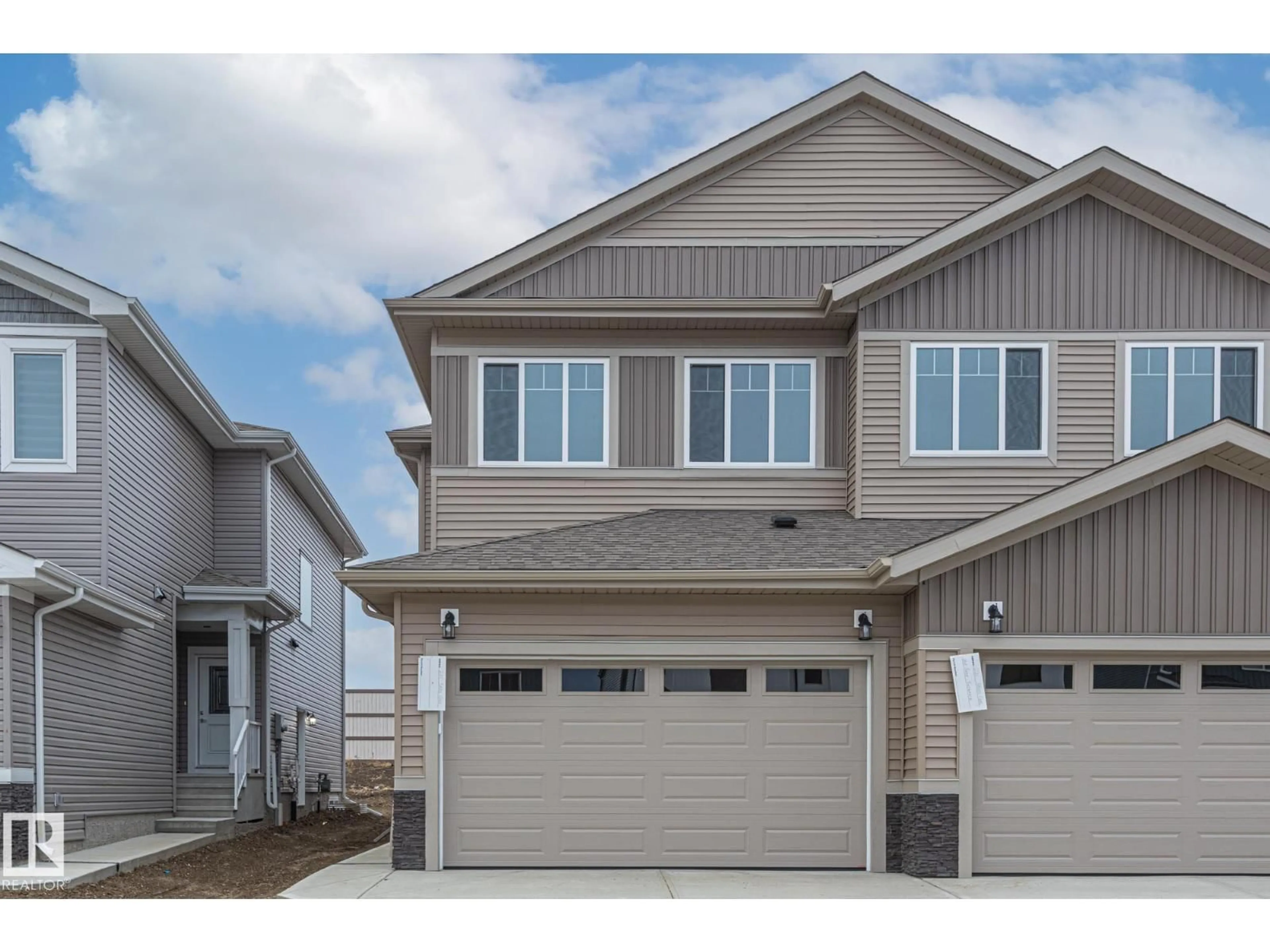 Home with vinyl exterior material, street for 235 SAVOY CR, Sherwood Park Alberta T8H3A8
