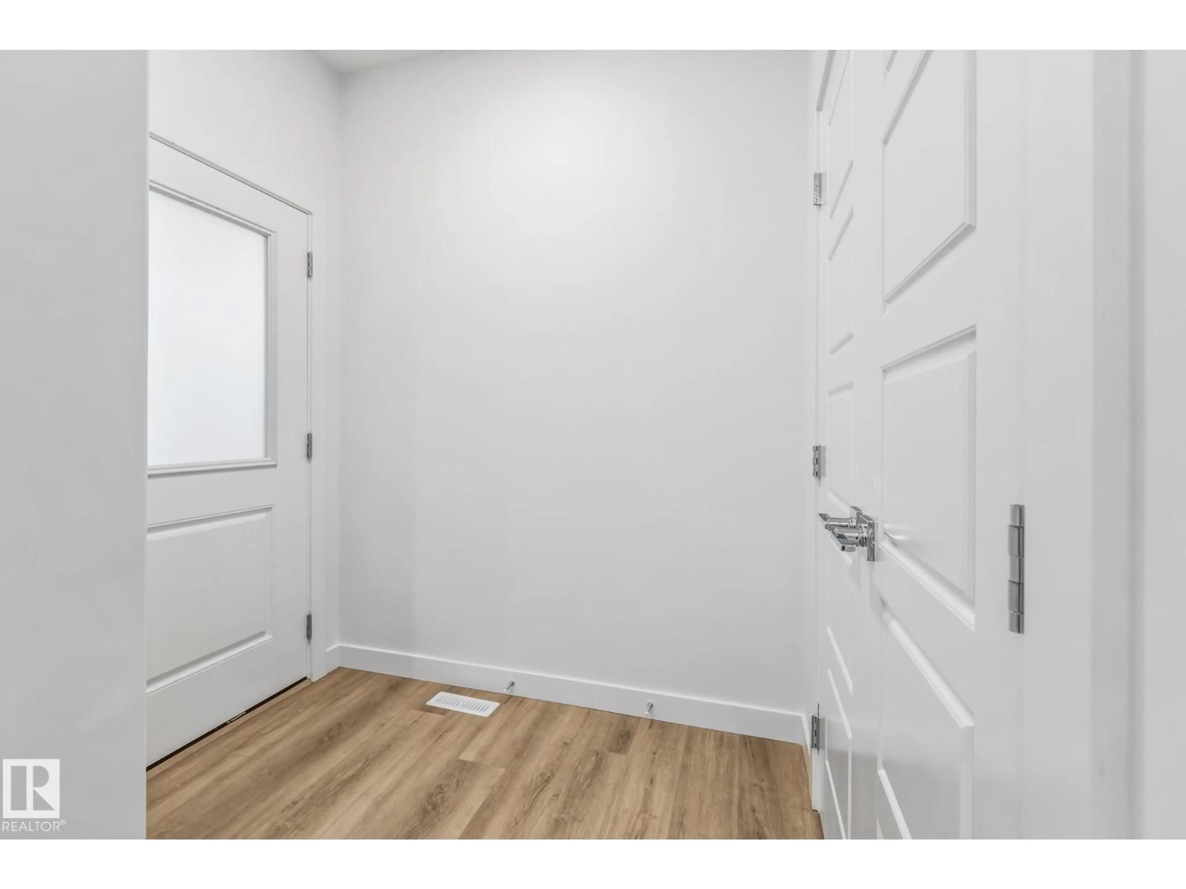 Indoor entryway for 235 SAVOY CR, Sherwood Park Alberta T8H3A8