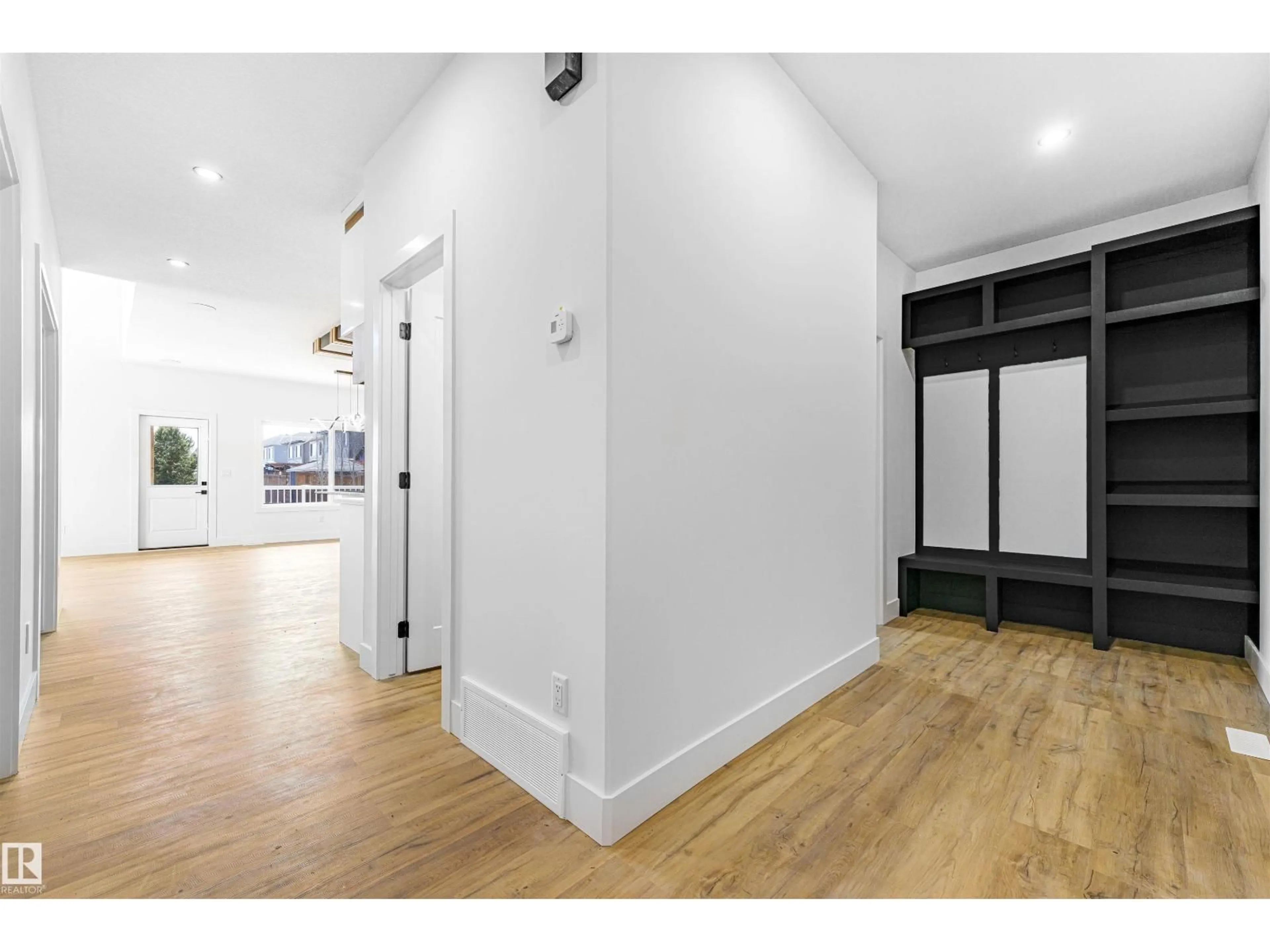 Indoor entryway for 1780 WESTERRA LO, Stony Plain Alberta T7Z0L8