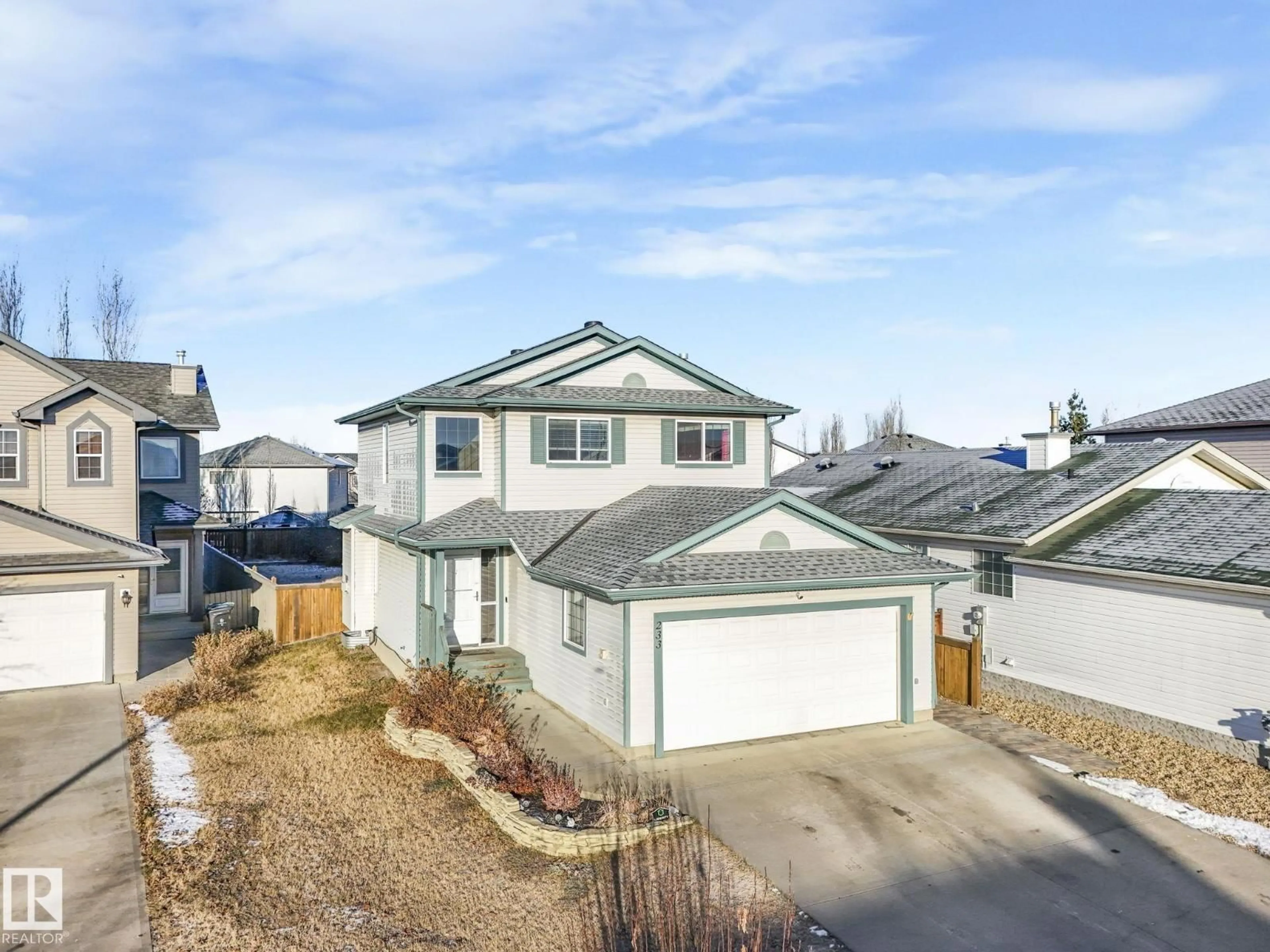 A pic from outside/outdoor area/front of a property/back of a property/a pic from drone, street for 233 WESTWOOD LN, Fort Saskatchewan Alberta T8L4N6