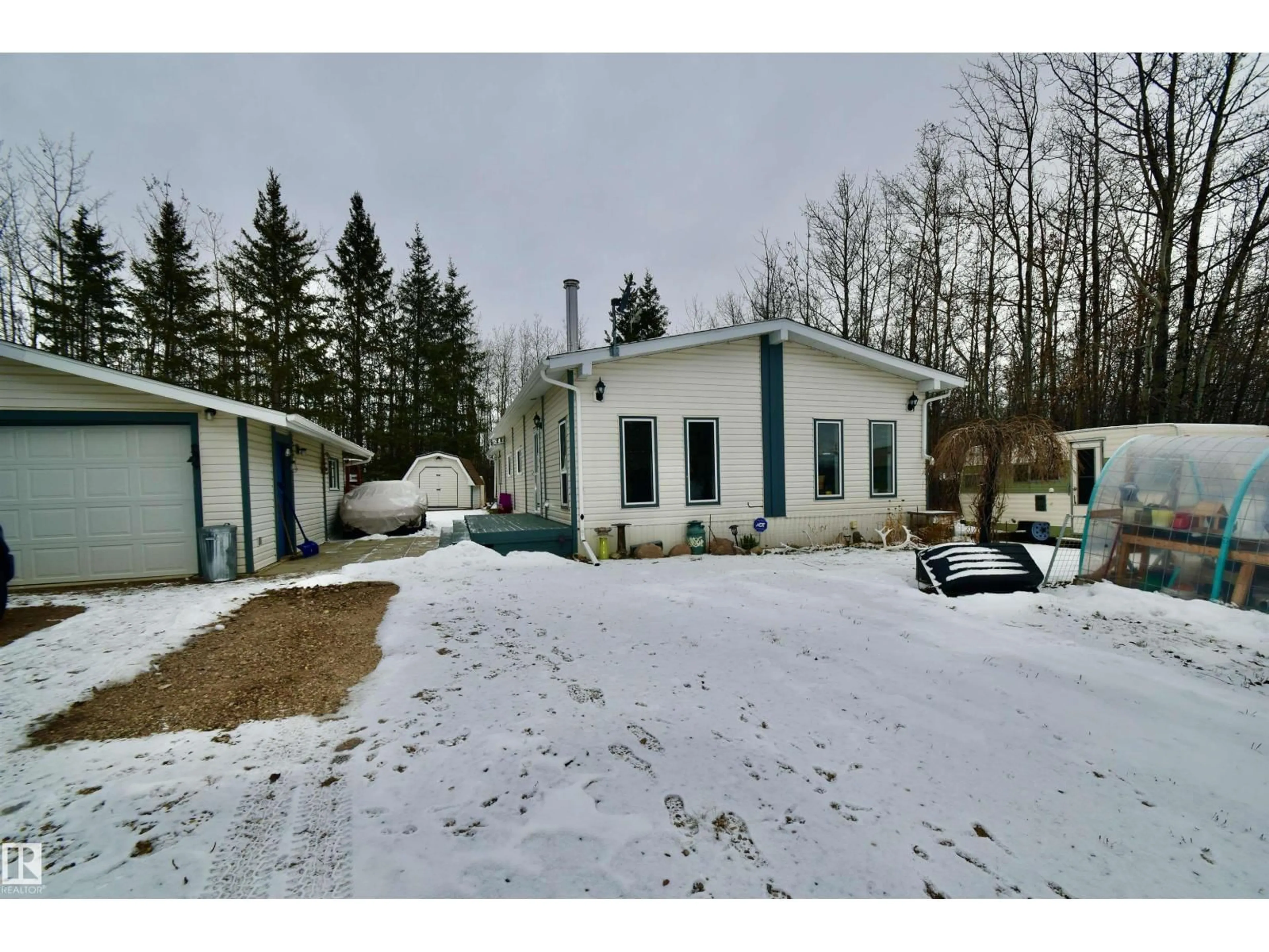 A pic from outside/outdoor area/front of a property/back of a property/a pic from drone, unknown for 113 - 331 RNG ROAD, Rural St. Paul County Alberta T0A2Y0