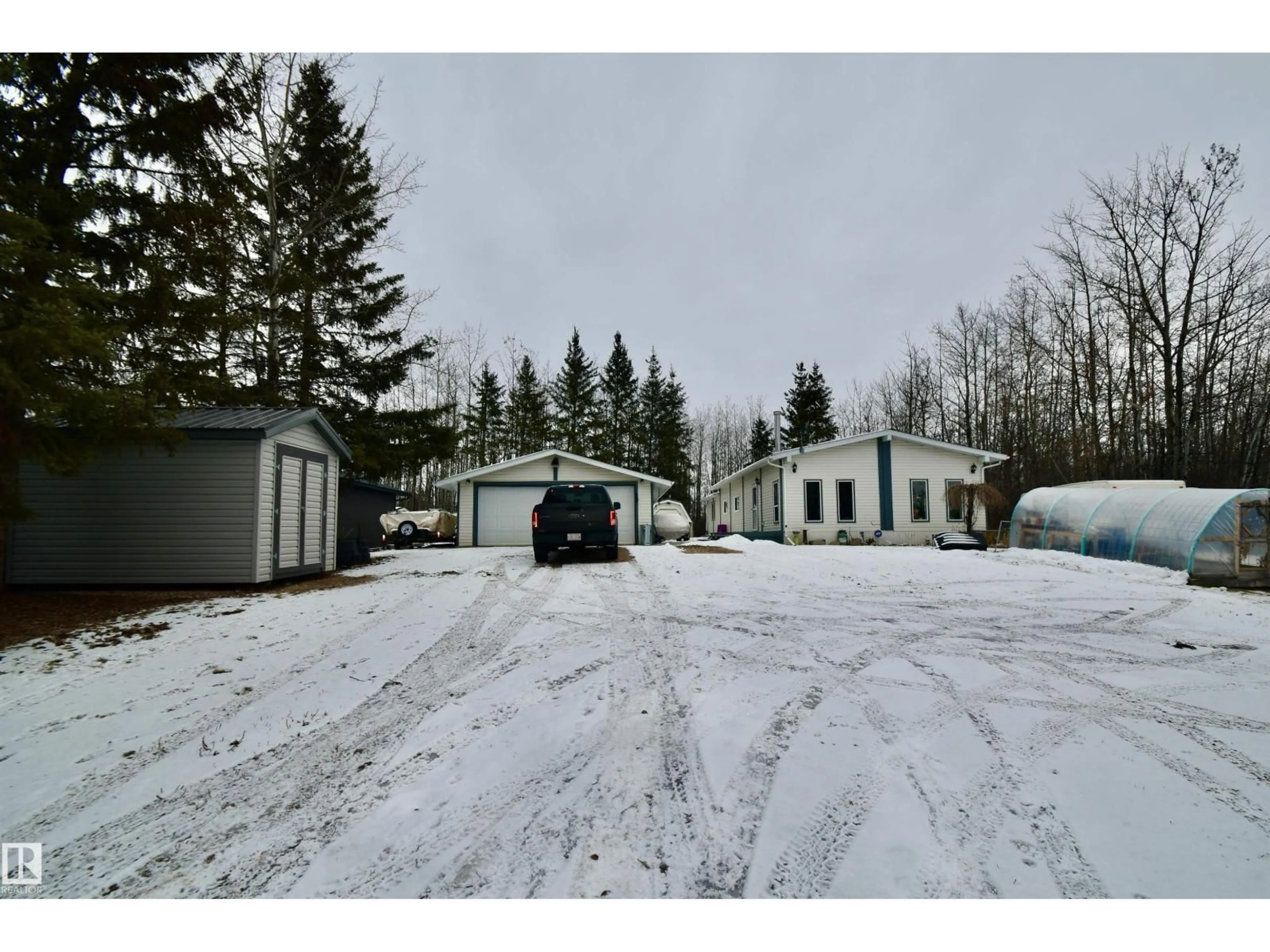 A pic from outside/outdoor area/front of a property/back of a property/a pic from drone, unknown for 113 - 331 RNG ROAD, Rural St. Paul County Alberta T0A2Y0