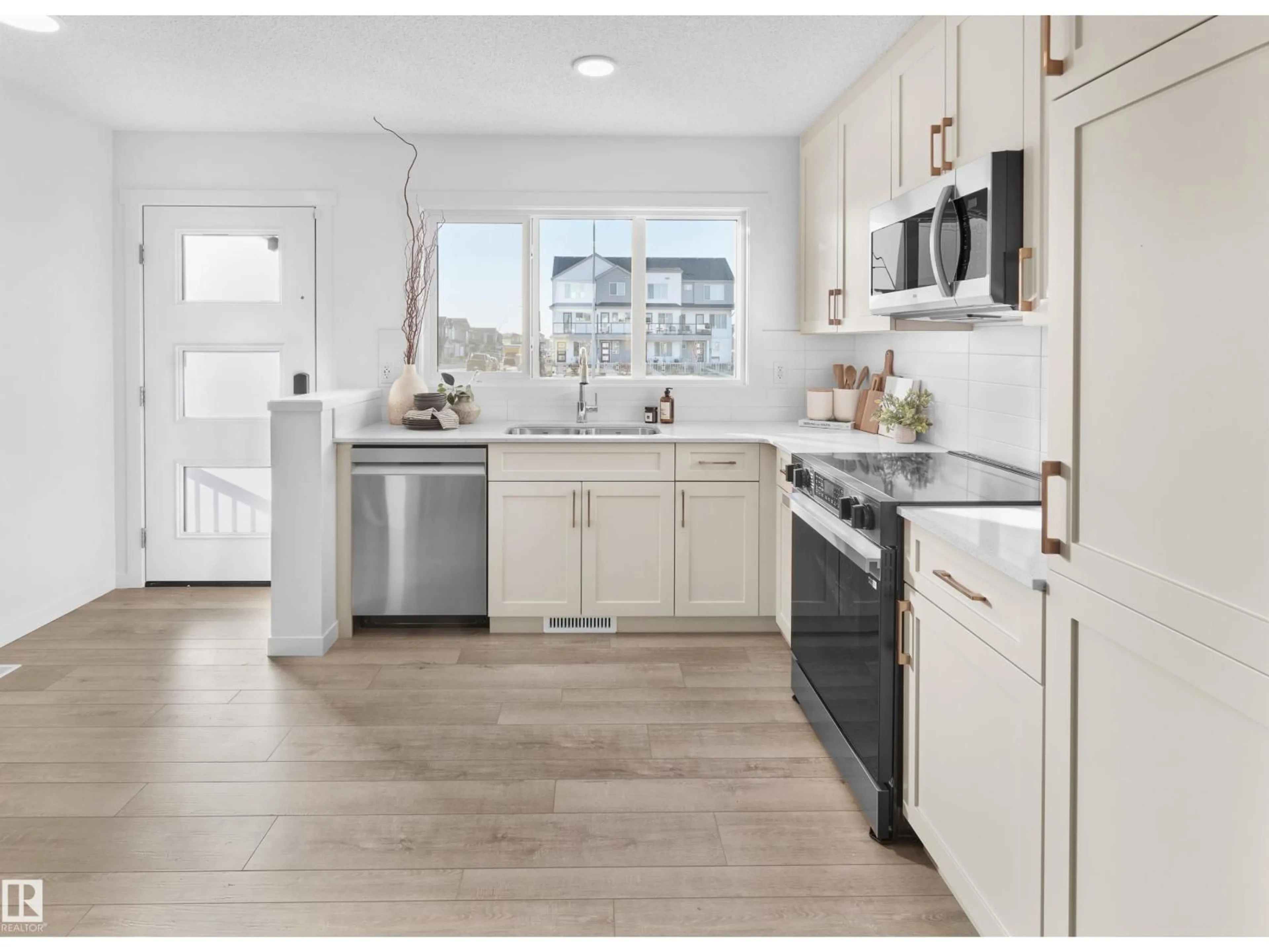 Open concept kitchen, unknown for 18 - 187 ST AV, Edmonton Alberta T6M3E8