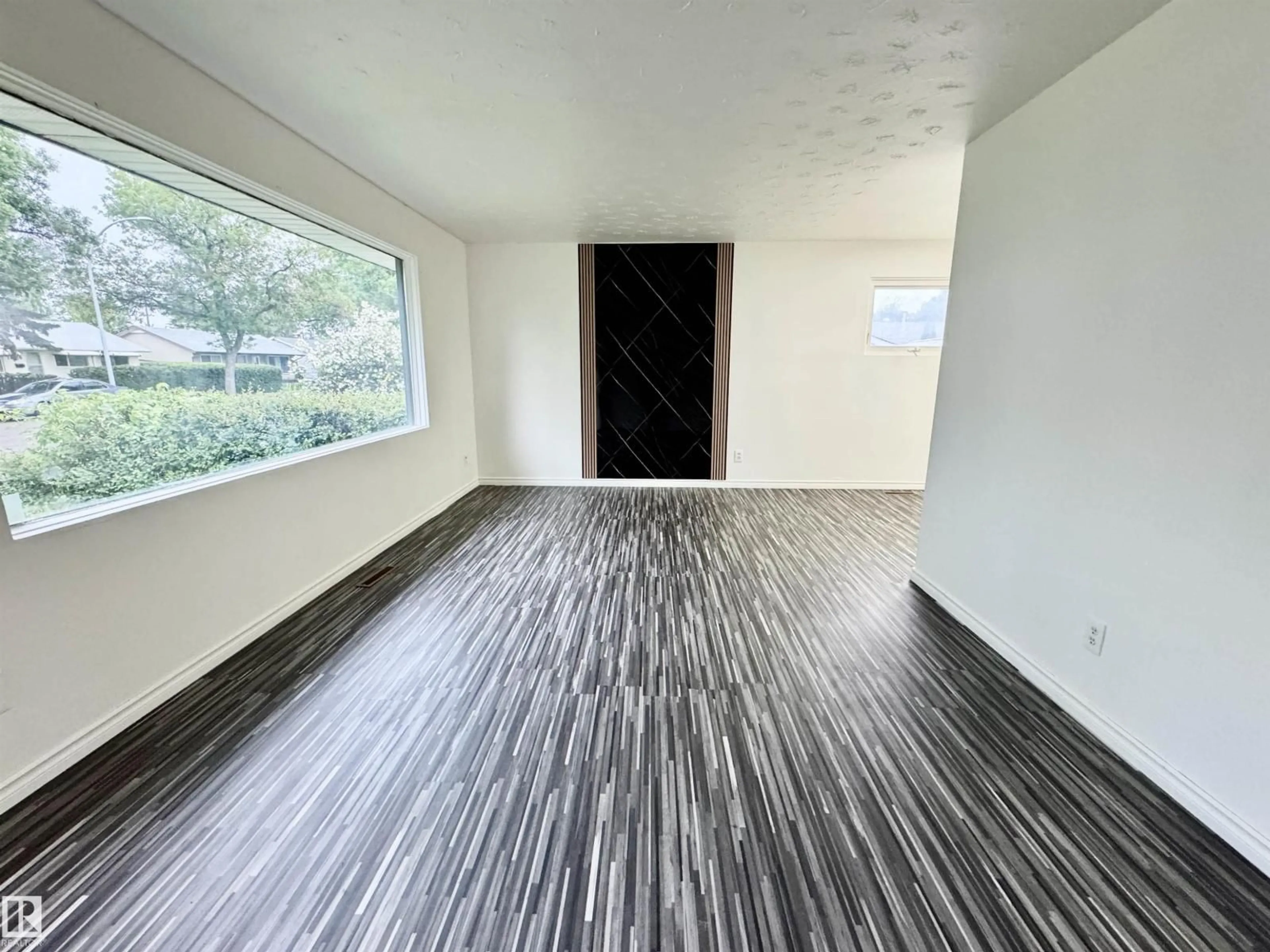 A pic of a room for NW - 16415 106 AV, Edmonton Alberta T5P0X1