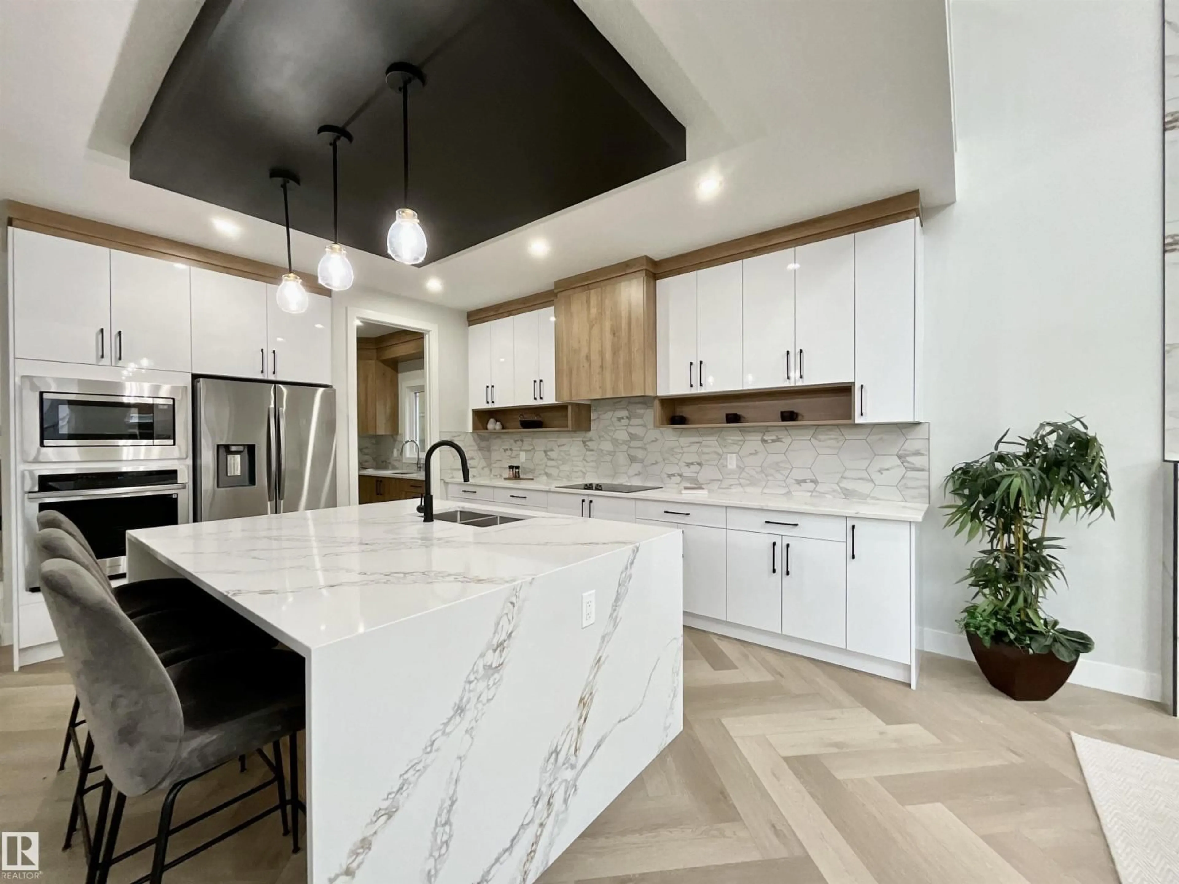 Contemporary kitchen, ceramic/tile floor for 14 BAKER ST, Ardrossan Alberta T8E0B6