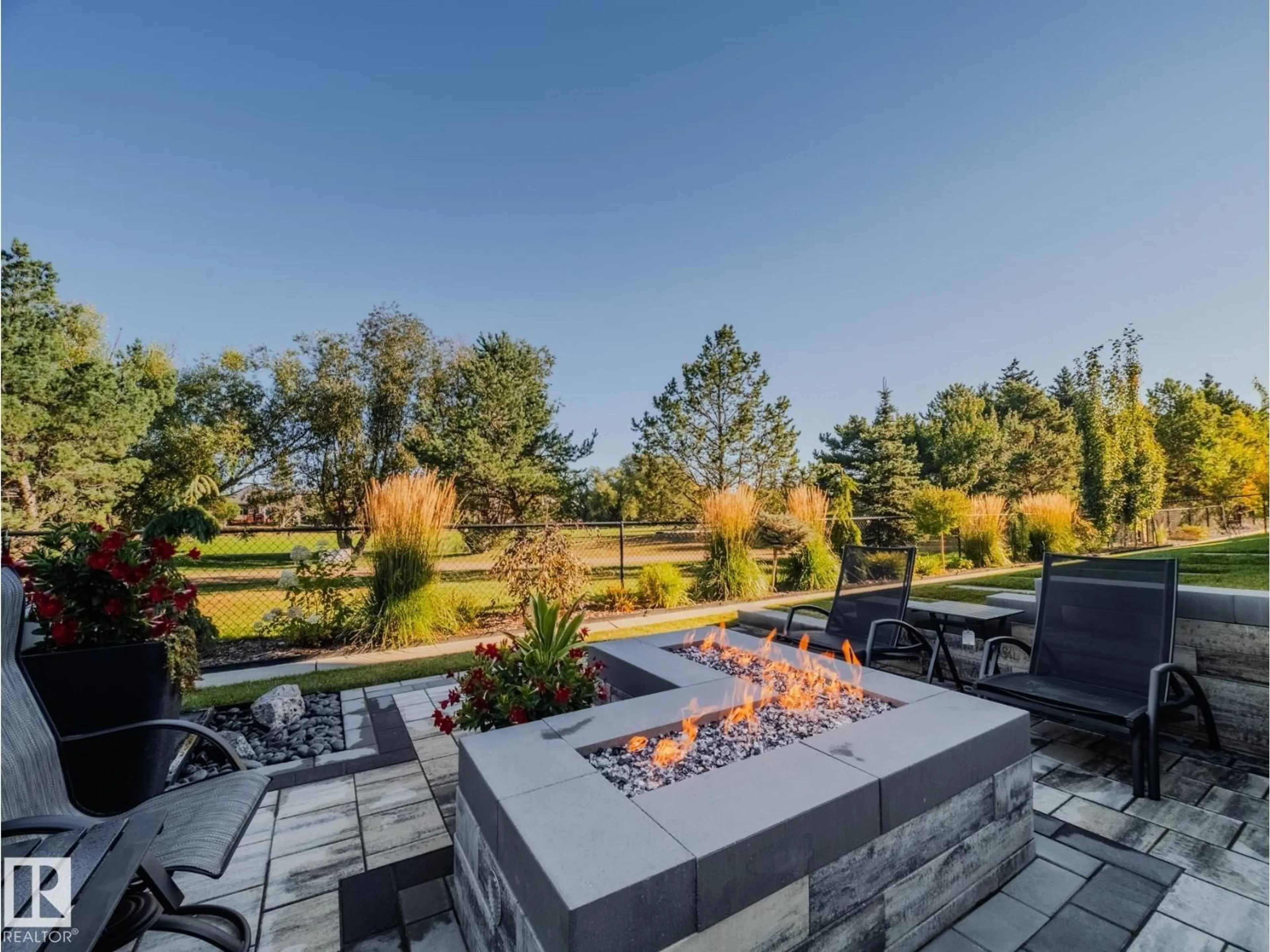 Patio, unknown for 35 LILAC BA, Spruce Grove Alberta T7X2H5