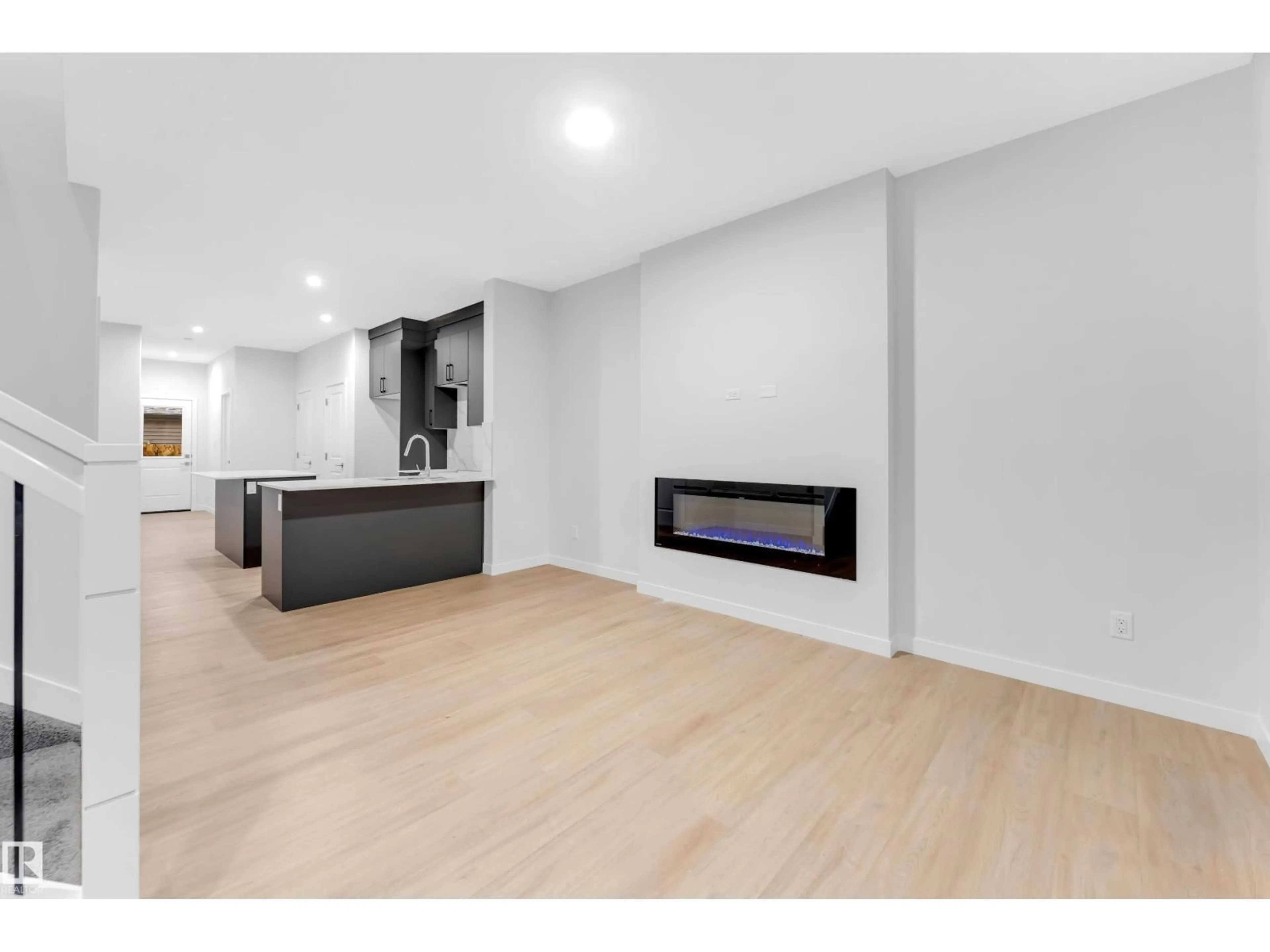 Unknown for 252 24 ST, Edmonton Alberta T6X3J1