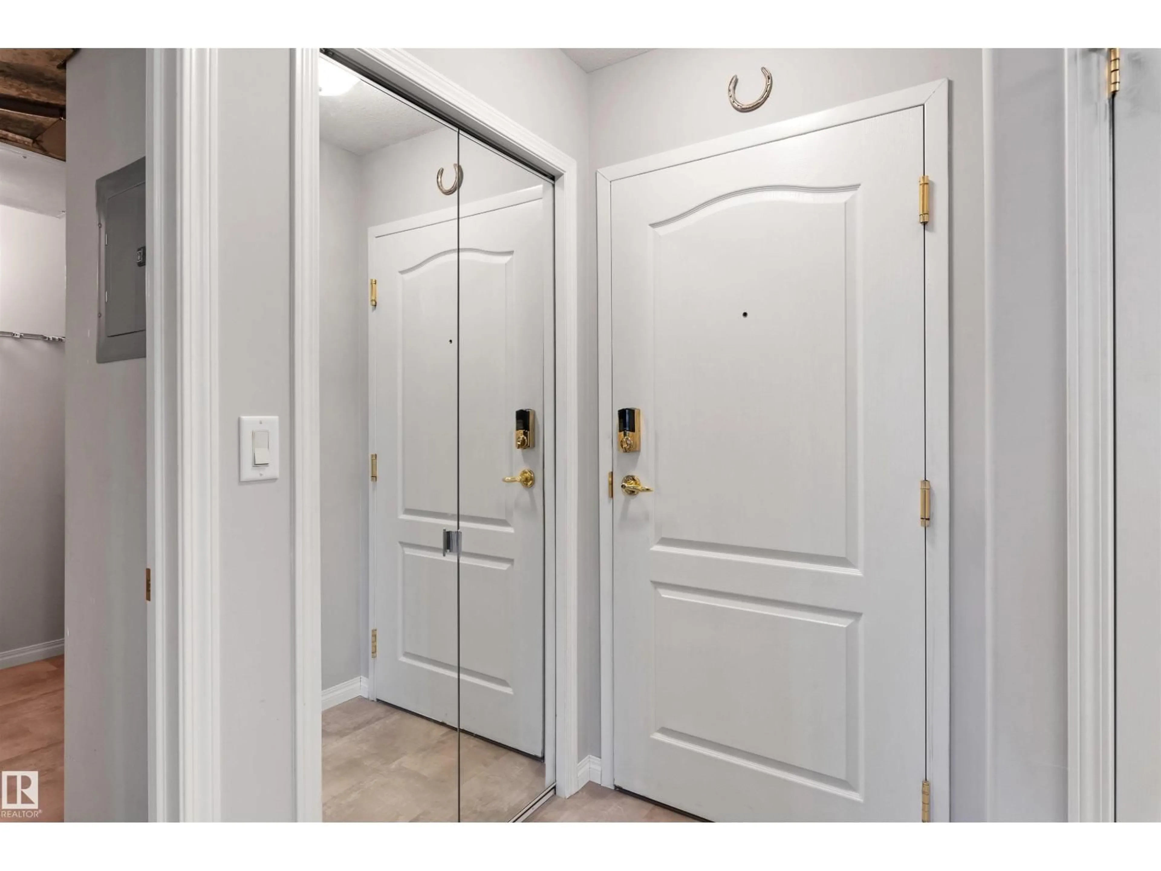 Indoor entryway for 237 - 112 YOUVILLE DR E, Edmonton Alberta T6L7G2