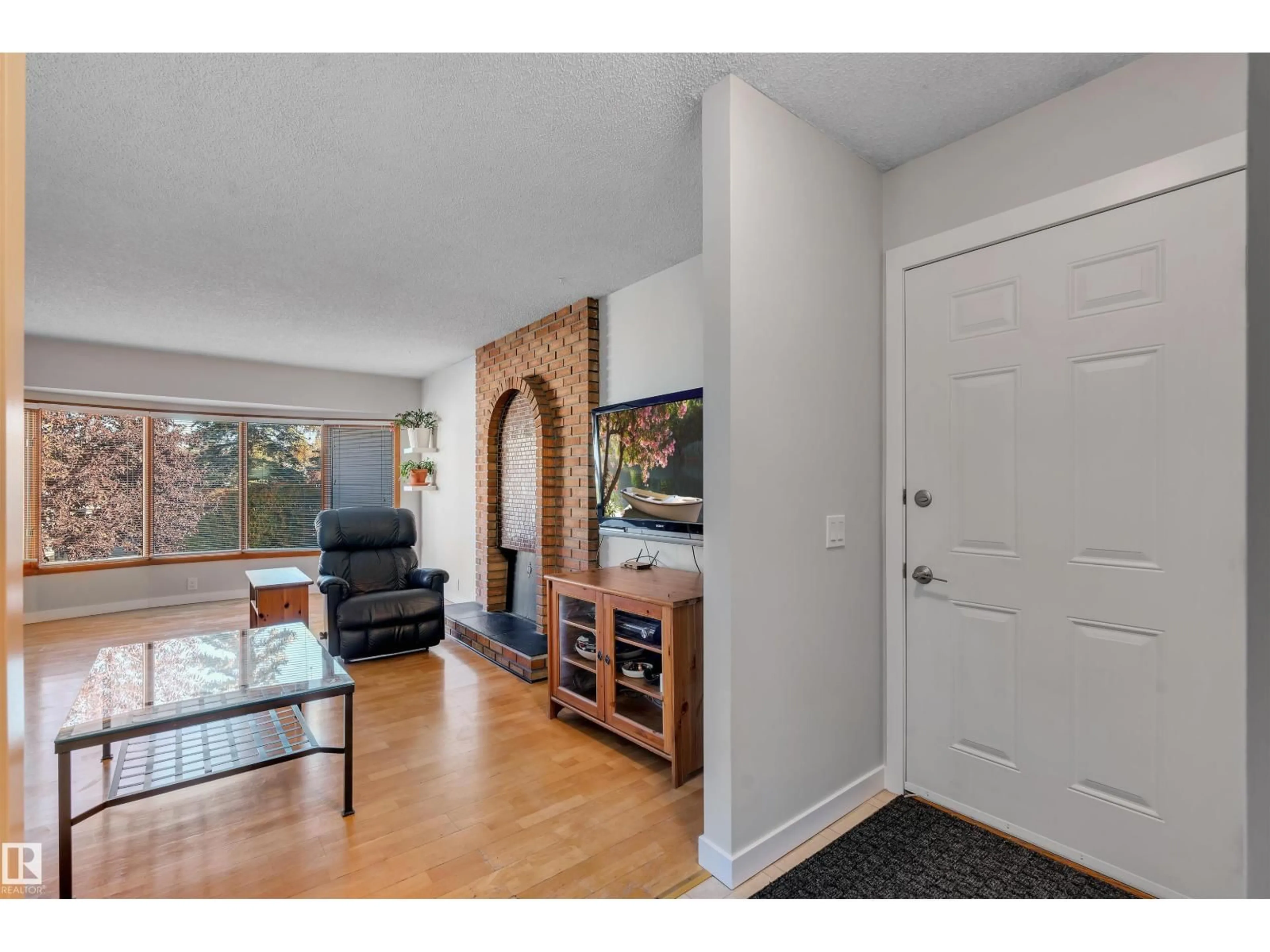 Indoor entryway for 232 RANCHVIEW PL, Calgary Alberta T4G1R7