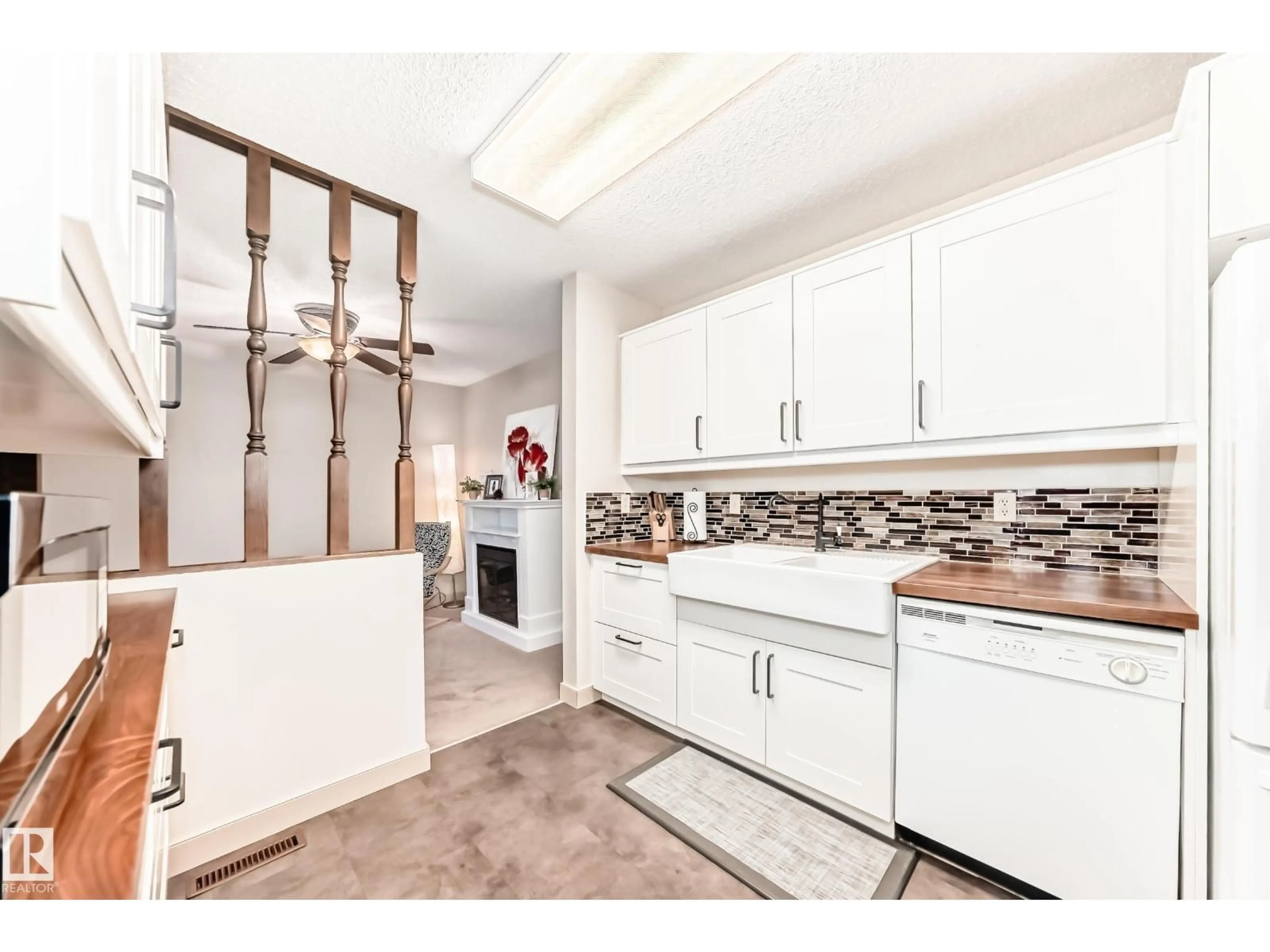 Unknown for 2033 SADDLEBACK RD, Edmonton Alberta T6J4T4