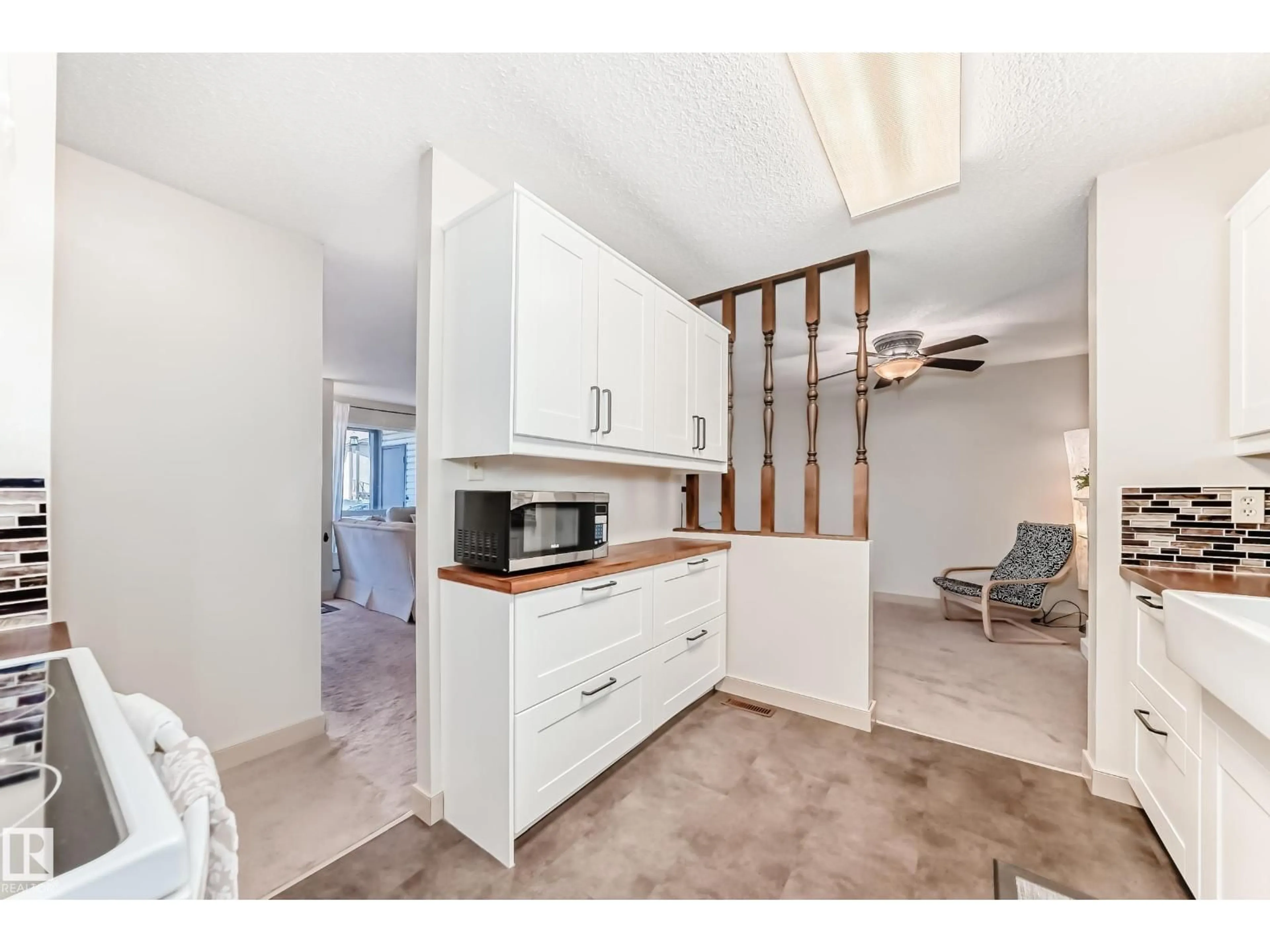 Open concept kitchen, unknown for 2033 SADDLEBACK RD, Edmonton Alberta T6J4T4