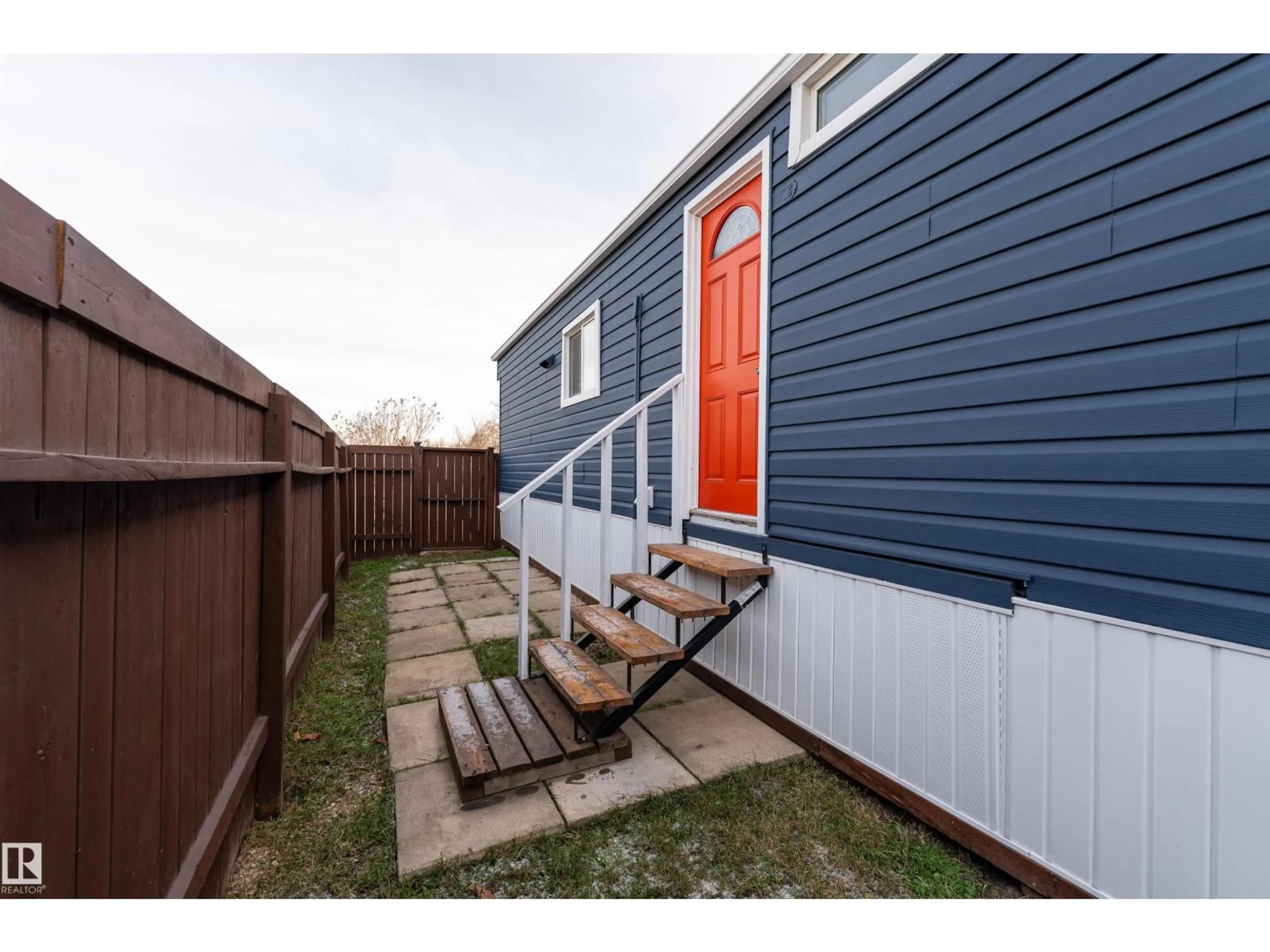 Unknown for NW - 2001 WEST VIEW GR, Edmonton Alberta T5S1T6