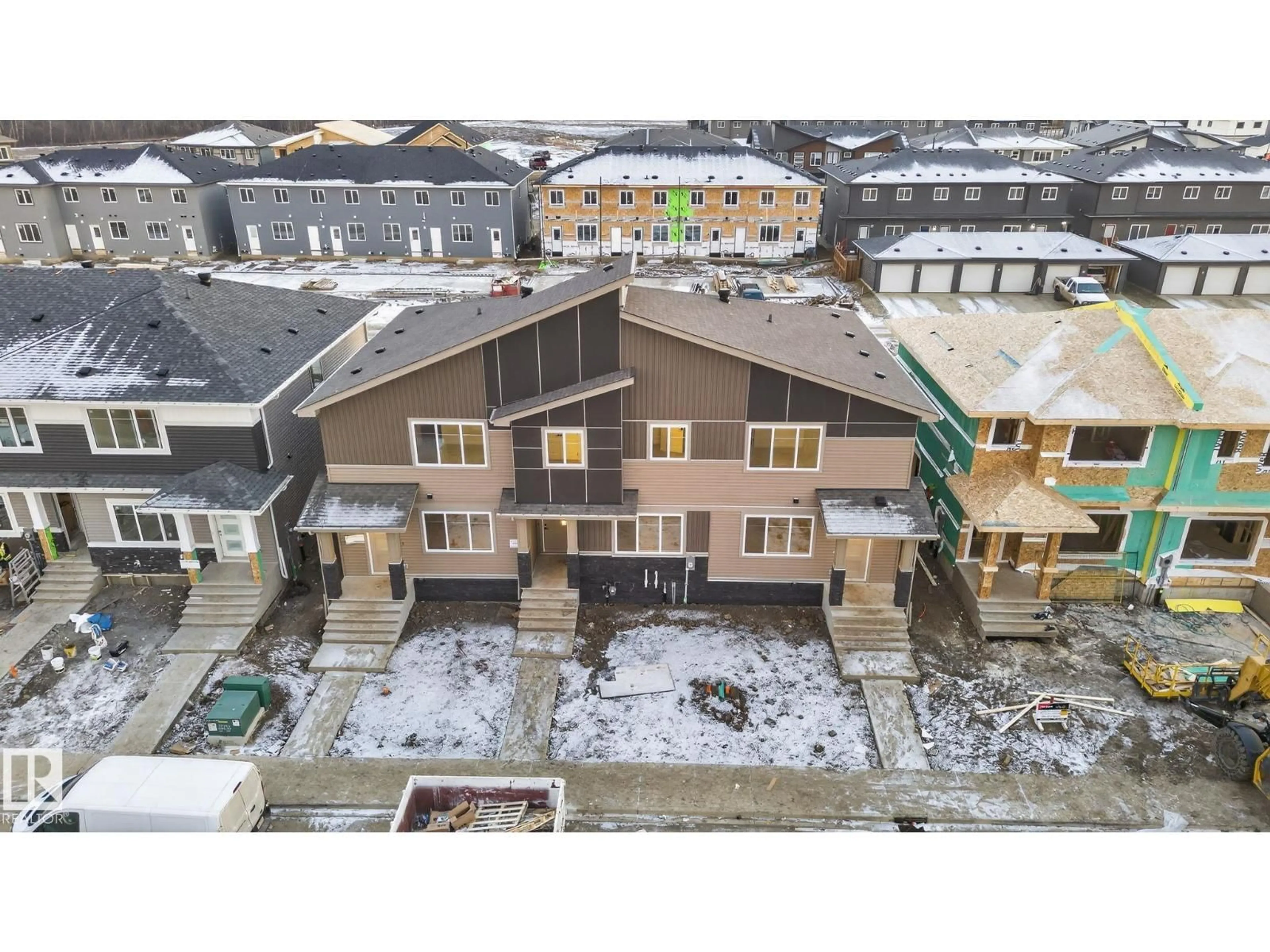 A pic from outside/outdoor area/front of a property/back of a property/a pic from drone, building for 130 PIERWYCK LO, Spruce Grove Alberta T7X4G2