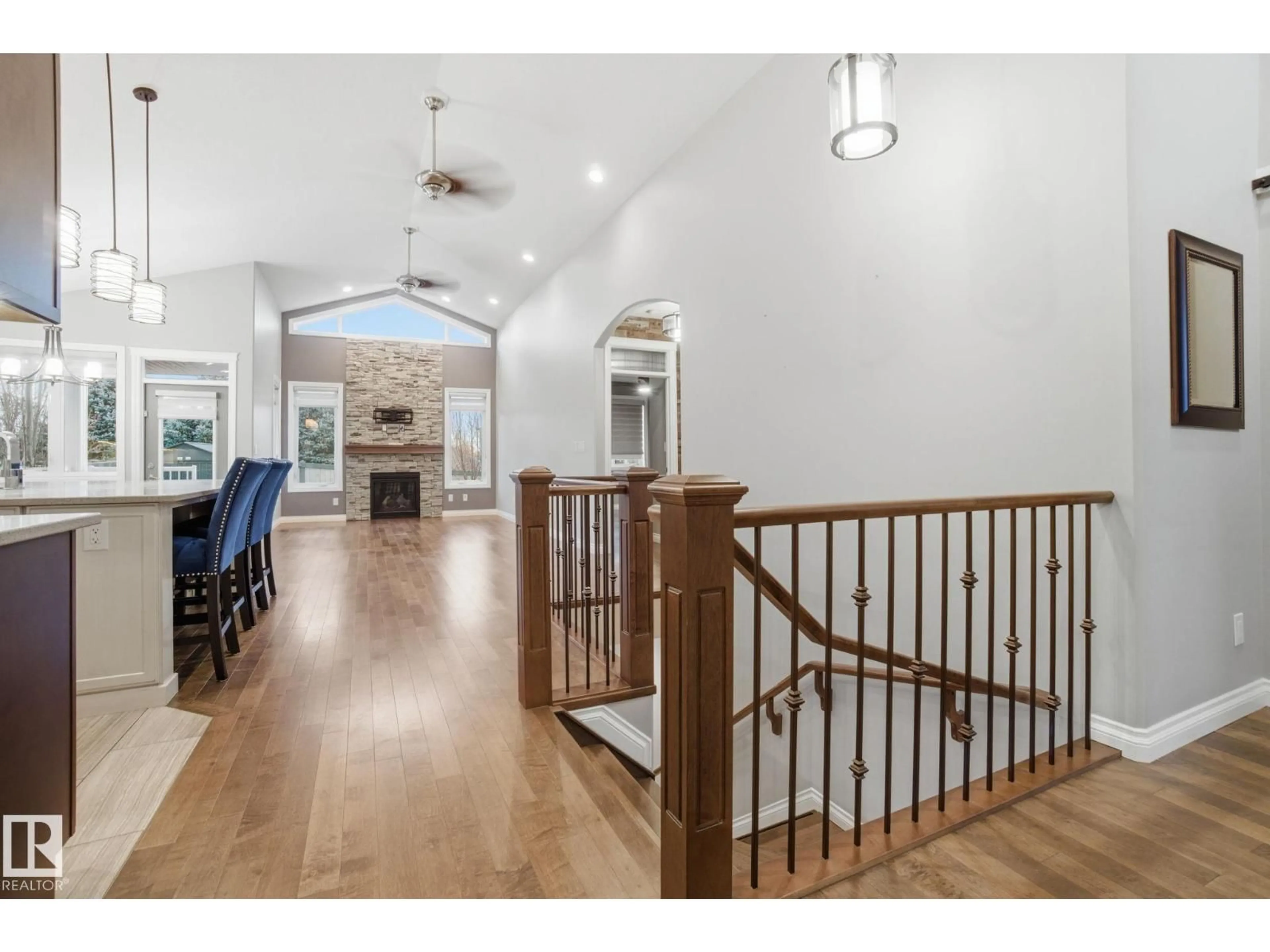 Indoor entryway for 1 LINCOLN, Spruce Grove Alberta T7X0N5