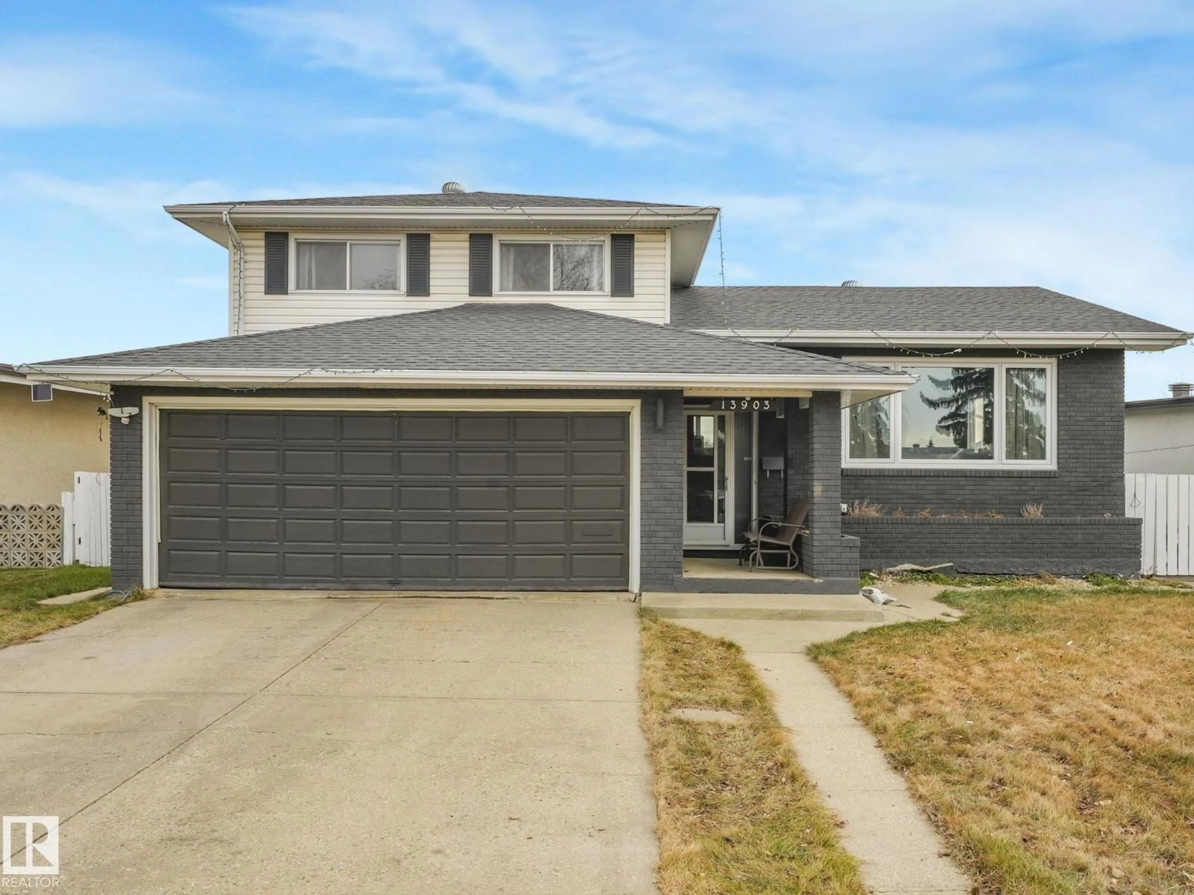 Home with vinyl exterior material, street for NW - 13903 95 ST, Edmonton Alberta T5E3Y6