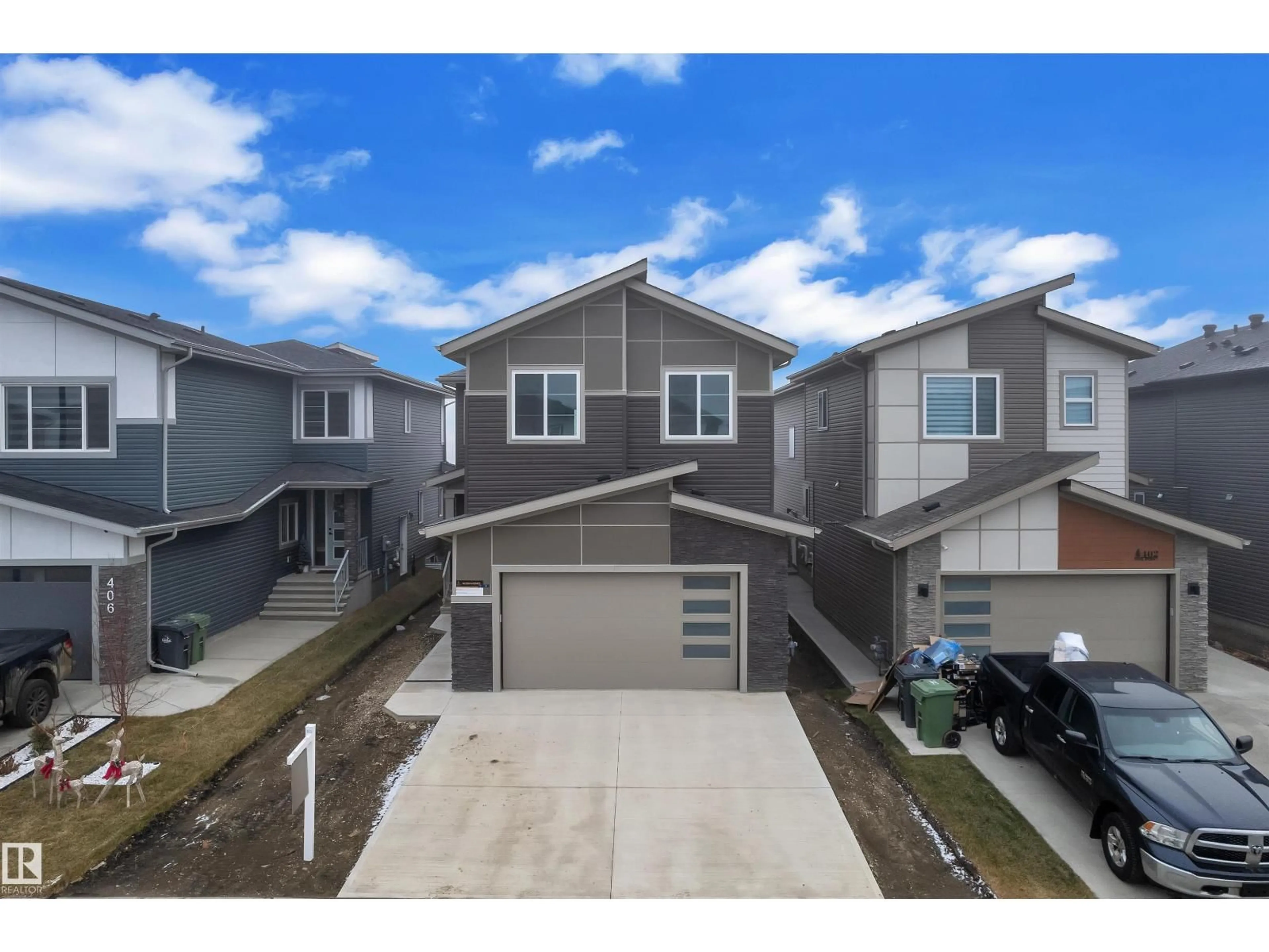 A pic from outside/outdoor area/front of a property/back of a property/a pic from drone, street for 404 PINE PT, Leduc Alberta T9E1S7
