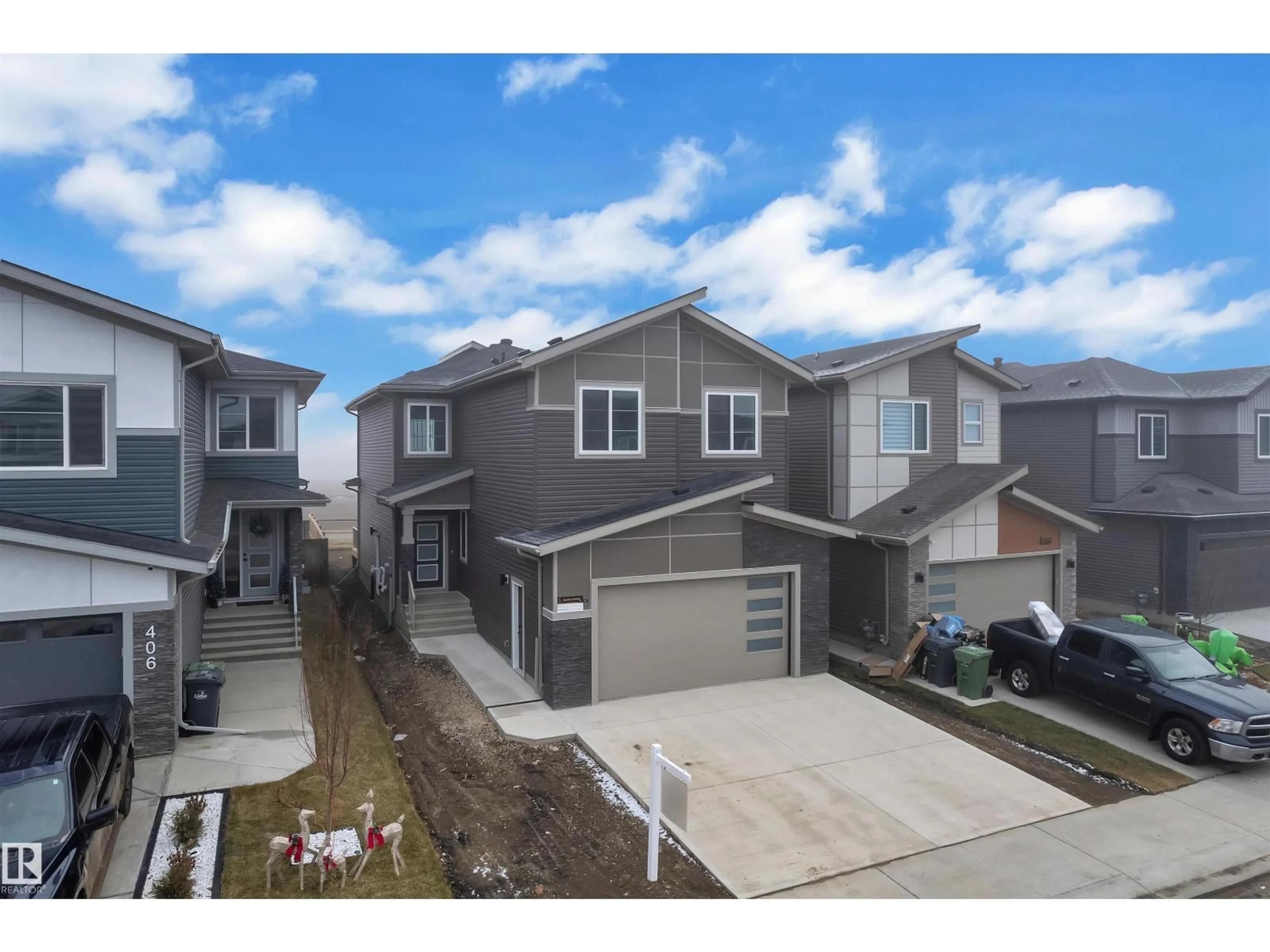 A pic from outside/outdoor area/front of a property/back of a property/a pic from drone, street for 404 PINE PT, Leduc Alberta T9E1S7