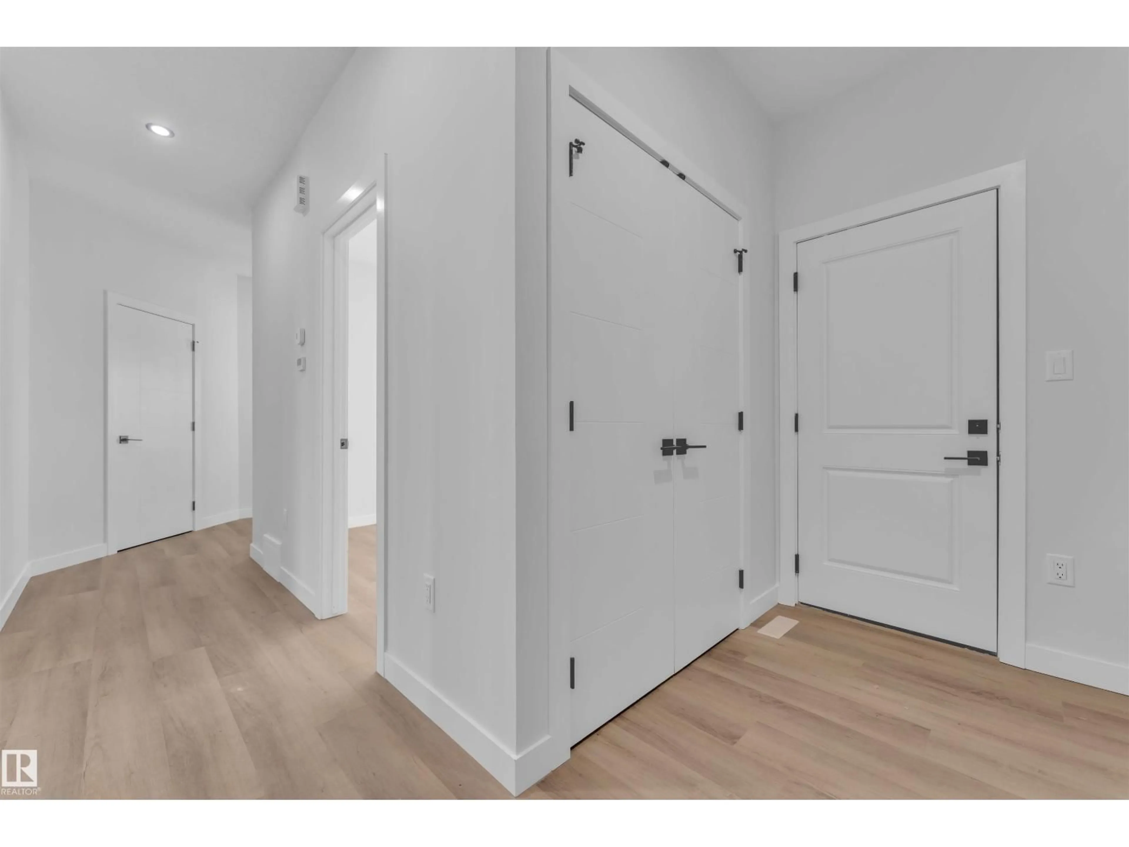 Indoor entryway for 236 CRYSTAL CREEK DR, Leduc Alberta T9E0X6