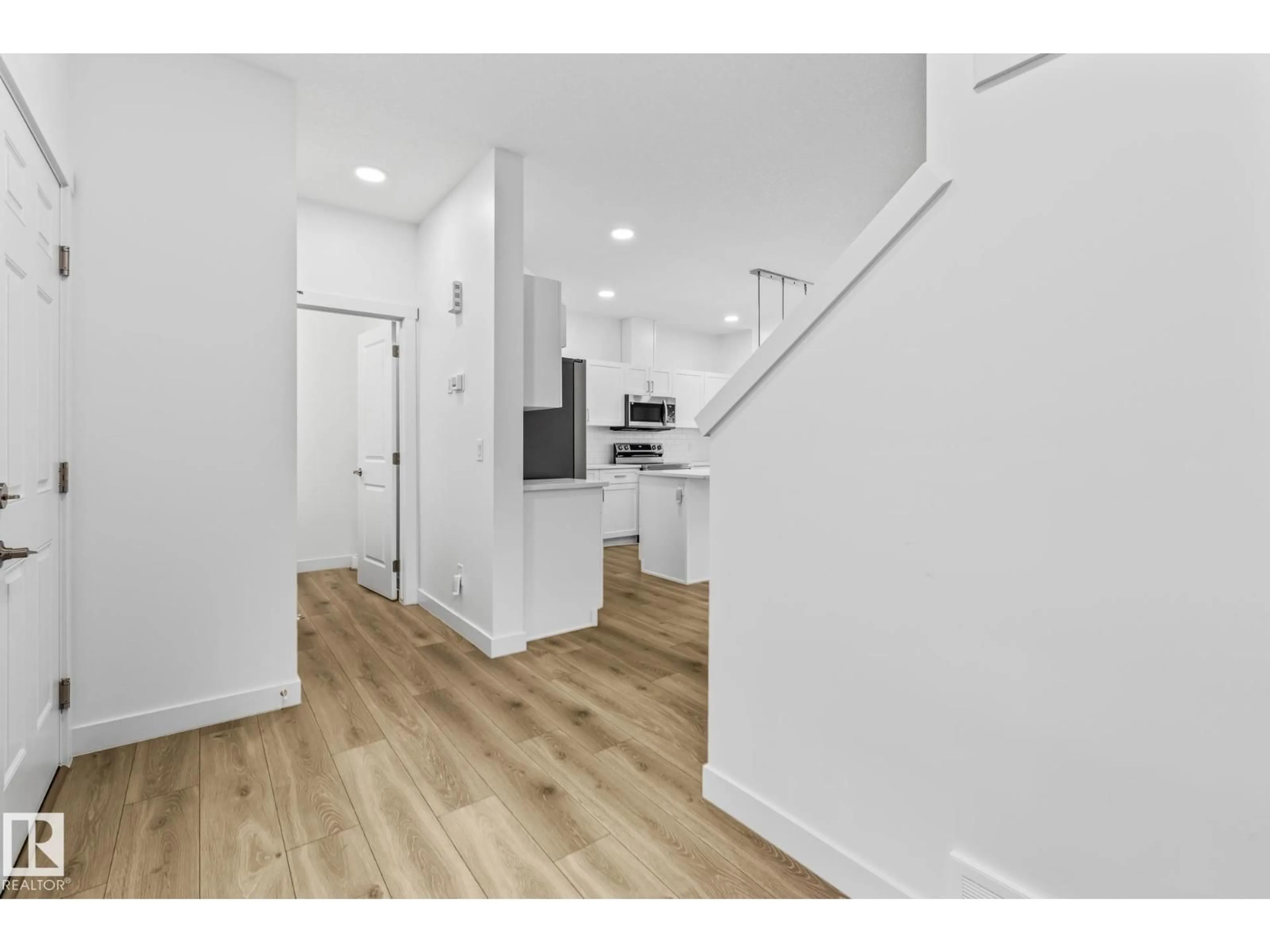 Indoor entryway for 129 ELM ST, Fort Saskatchewan Alberta T8L0X8