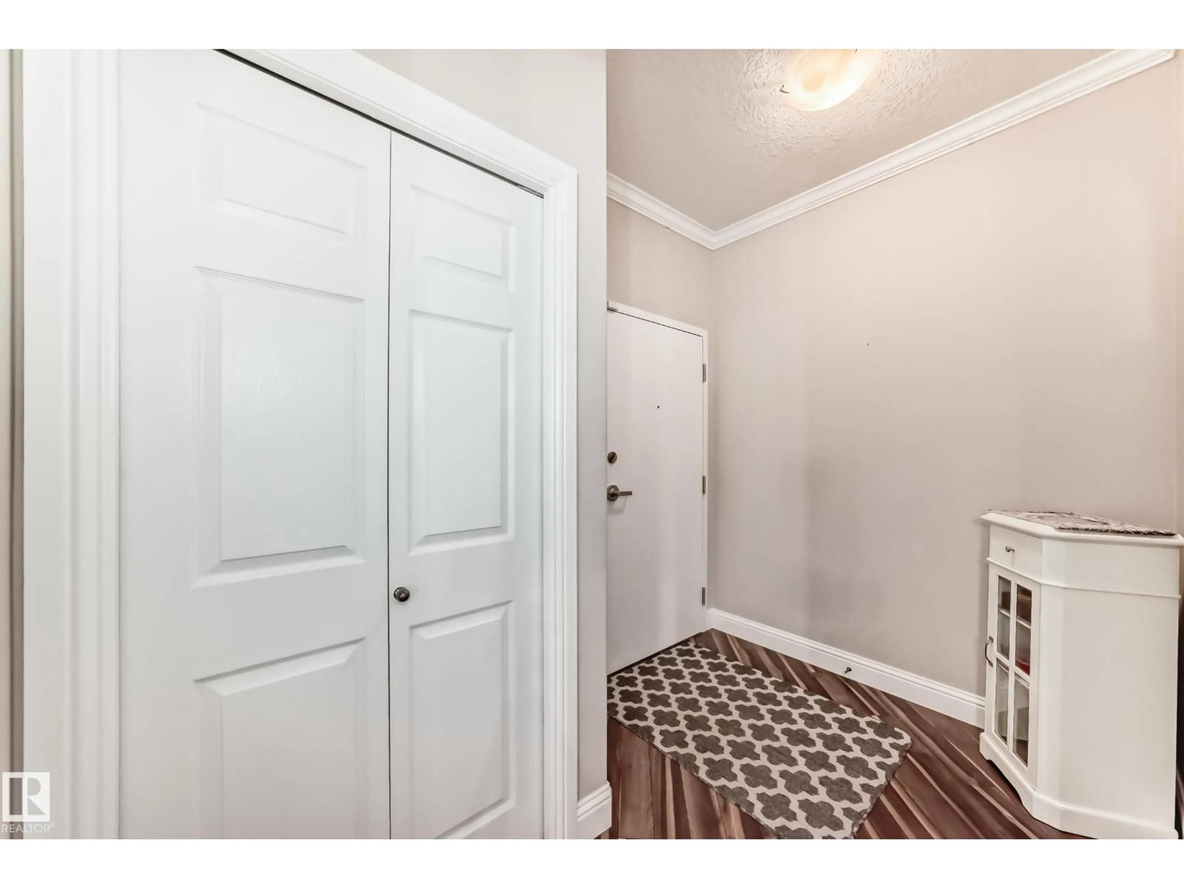 Indoor entryway for 108 - 14604 125 ST NW, Edmonton Alberta T5X0B4