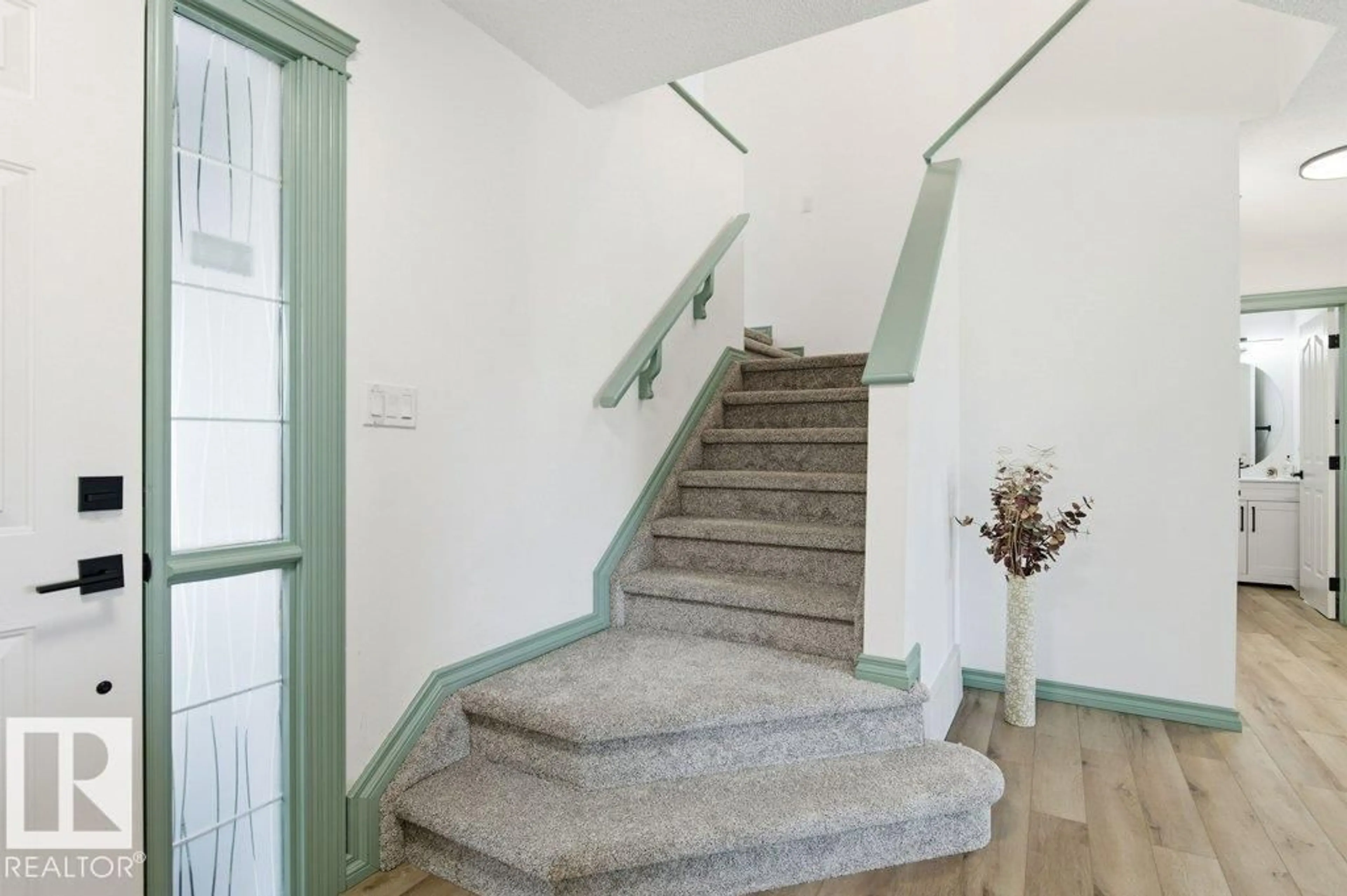 Stairs for NW - 1112 118A ST, Edmonton Alberta T6J7C3