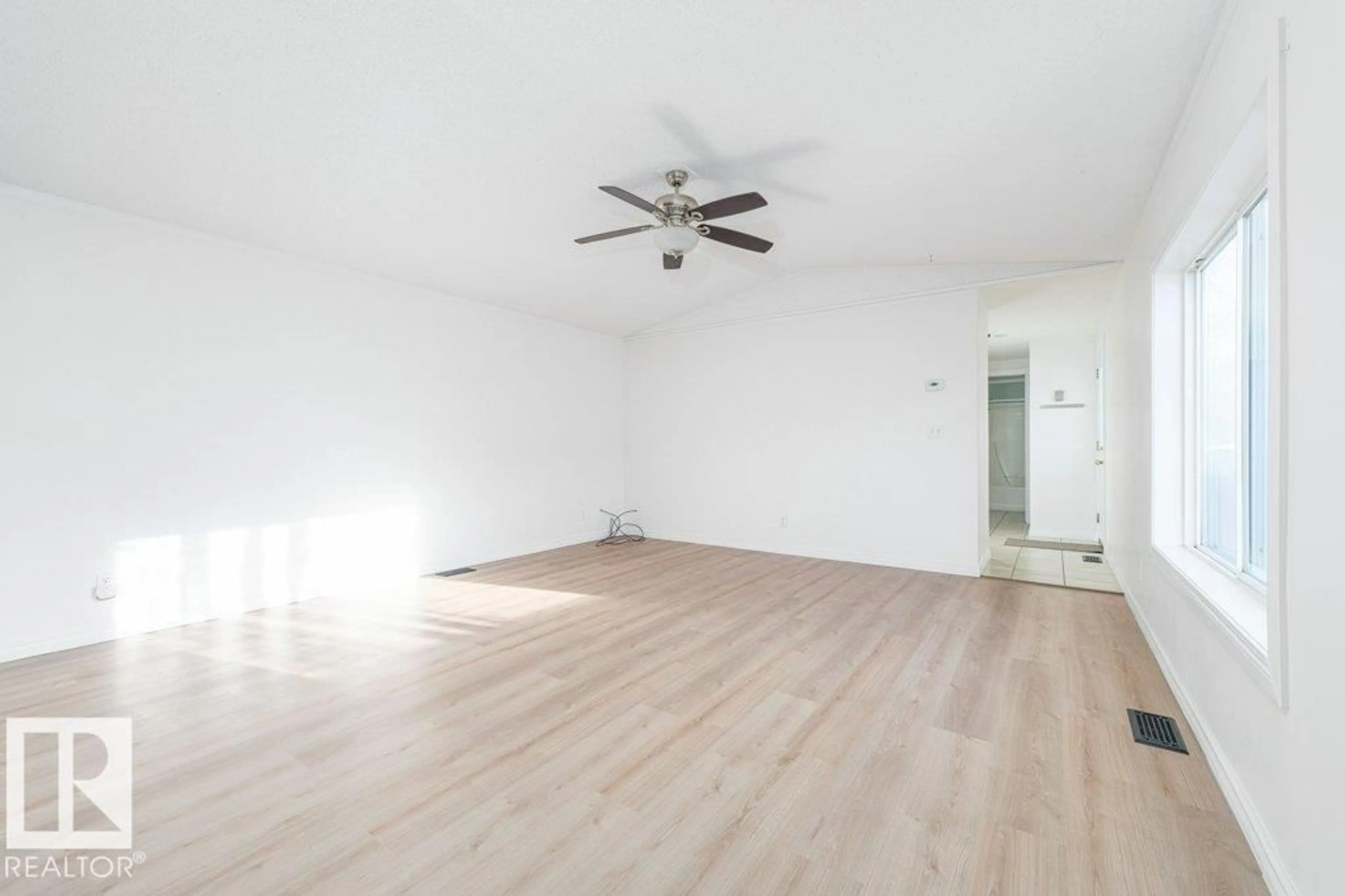 A pic of a room for 1506 LAKEVIEW ROAD, Sherwood Park Alberta T8H1M1