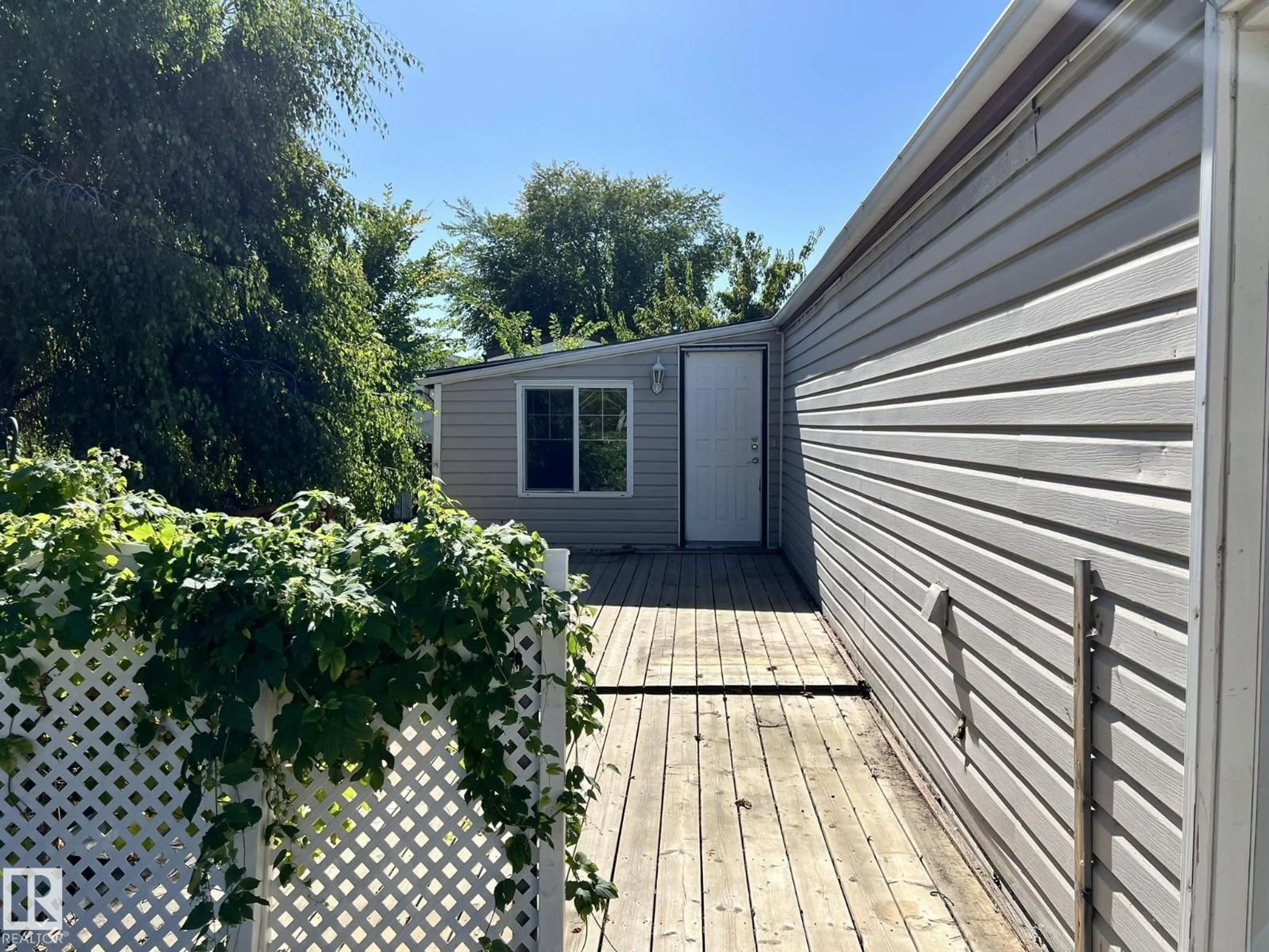 Shed for 7 HILLCREST DR, Edmonton Alberta T6P1J1