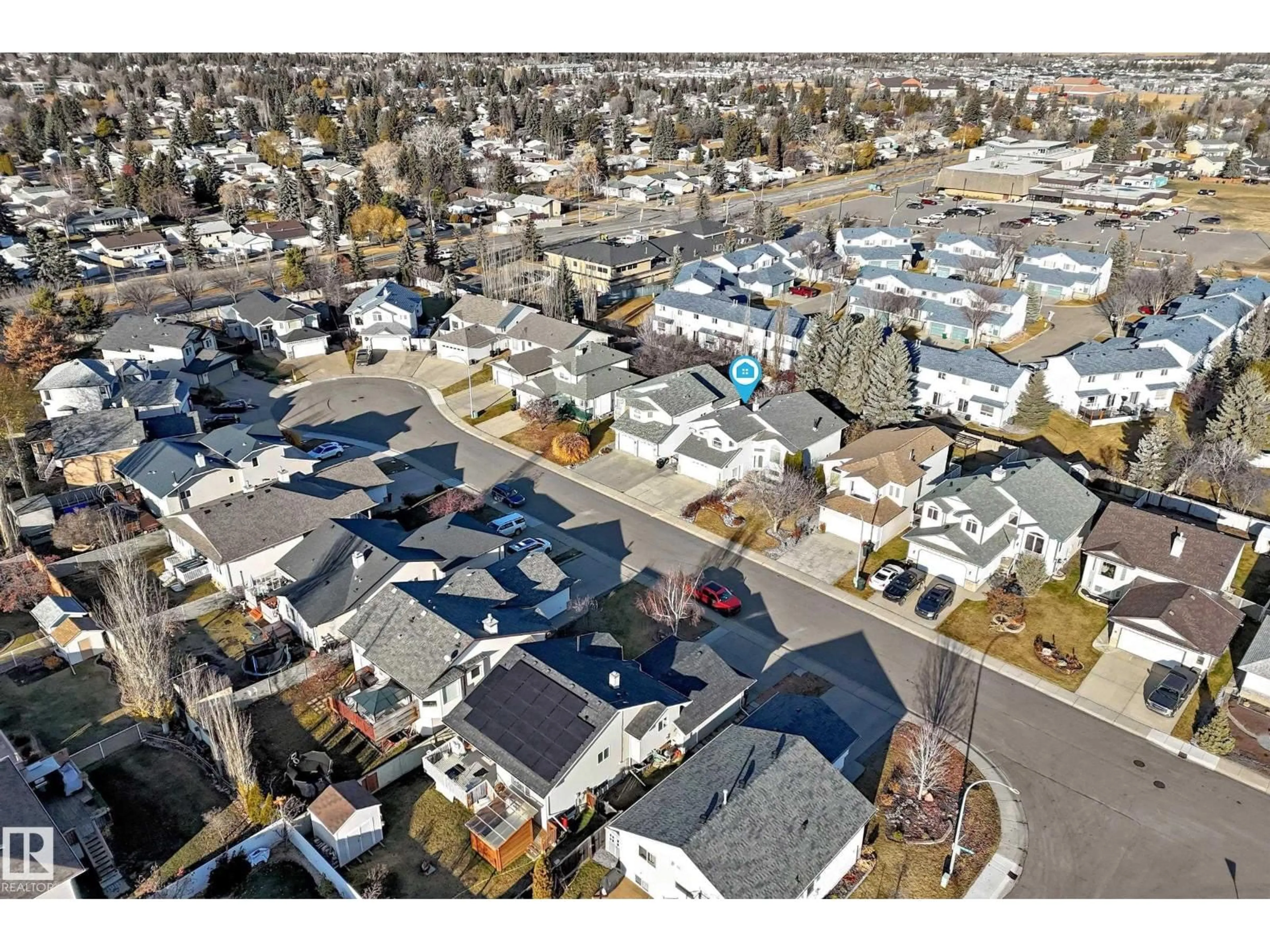 A pic from outside/outdoor area/front of a property/back of a property/a pic from drone, street for 22 LAKEWOOD CV, Spruce Grove Alberta T7X4B4