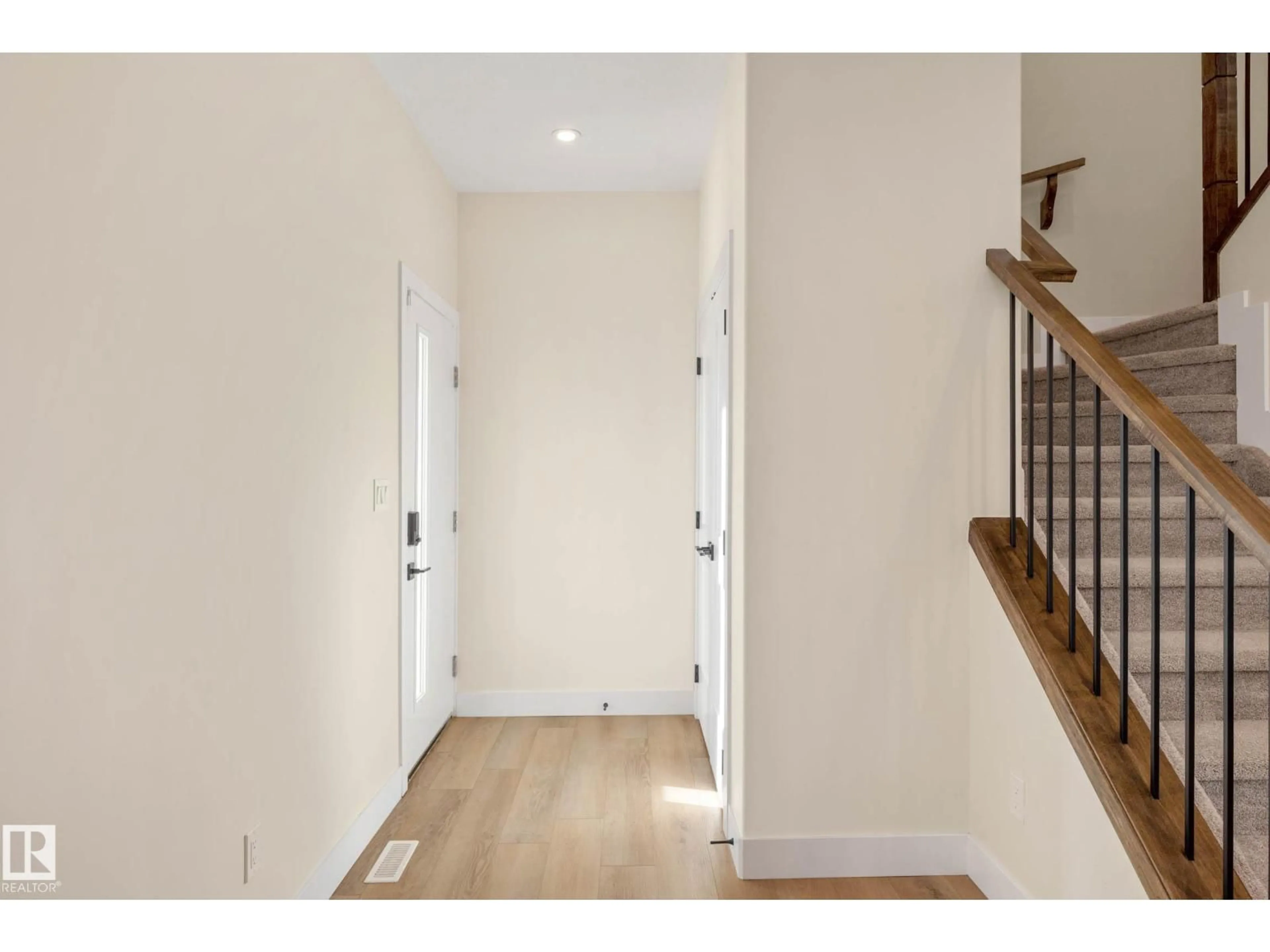 Indoor entryway for 374 BLUFF CV, Leduc Alberta T9E1M9