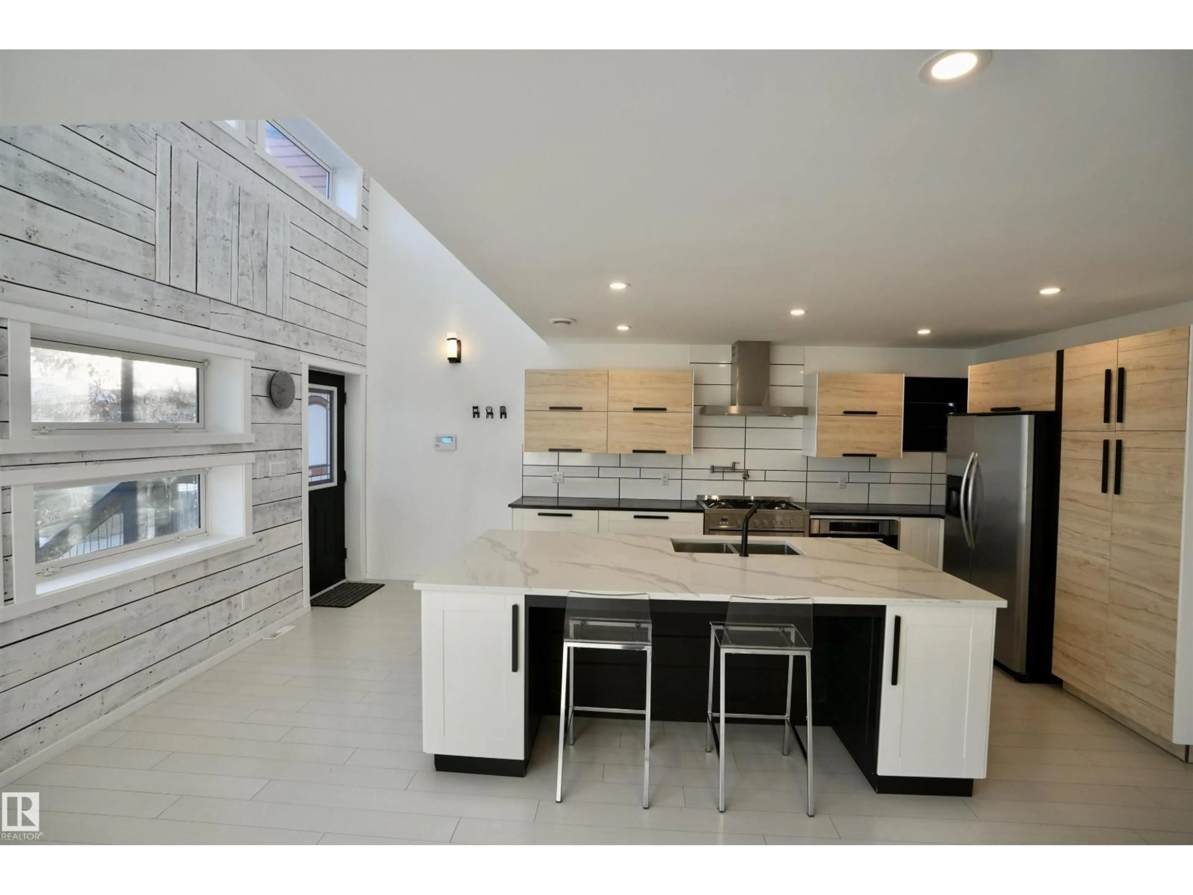 Open concept kitchen, ceramic/tile floor for 4722 44 AV, St. Paul Town Alberta T0A3A3