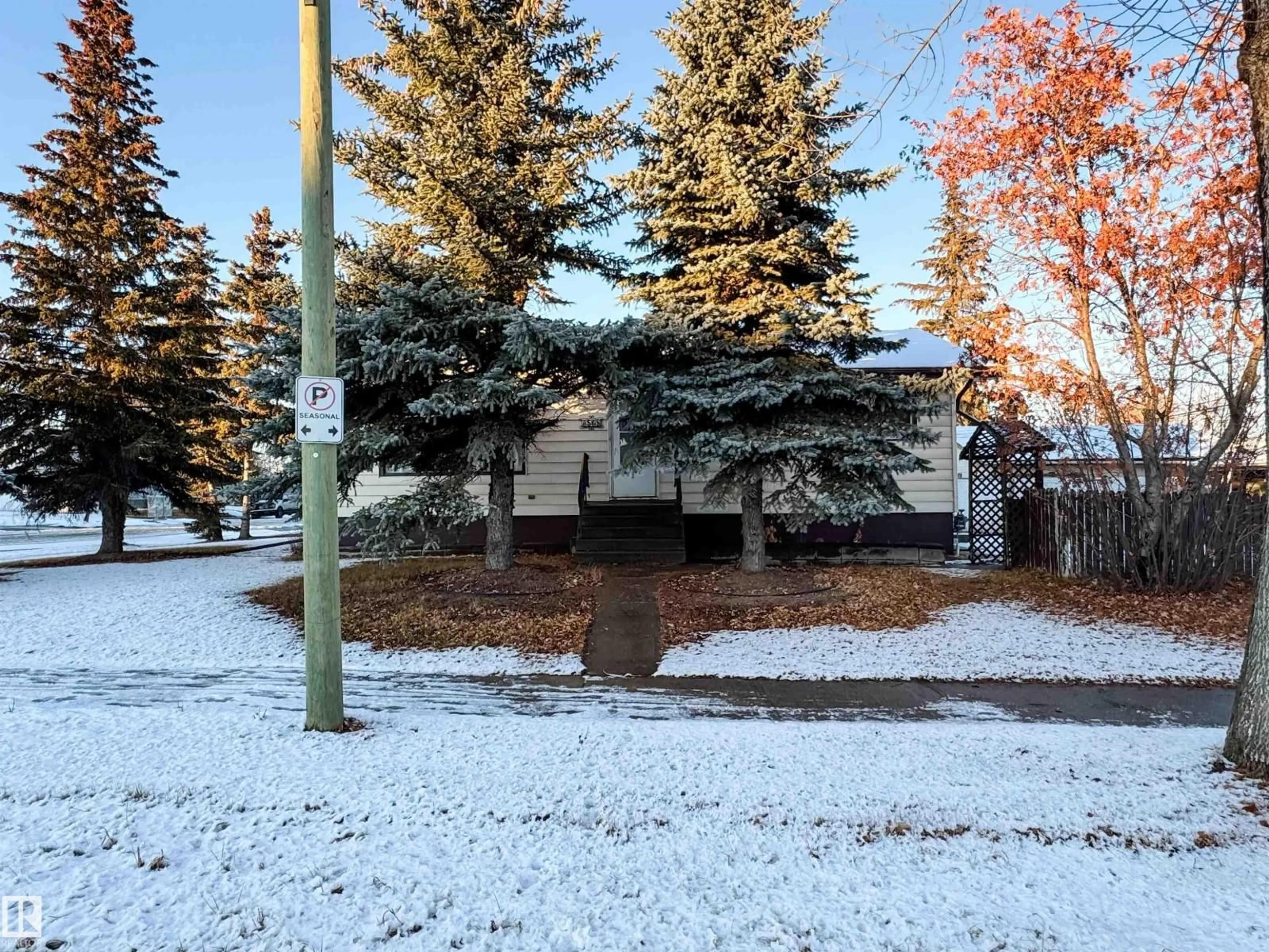 Unknown for 4508 50 AV, Drayton Valley Alberta T7A1C6