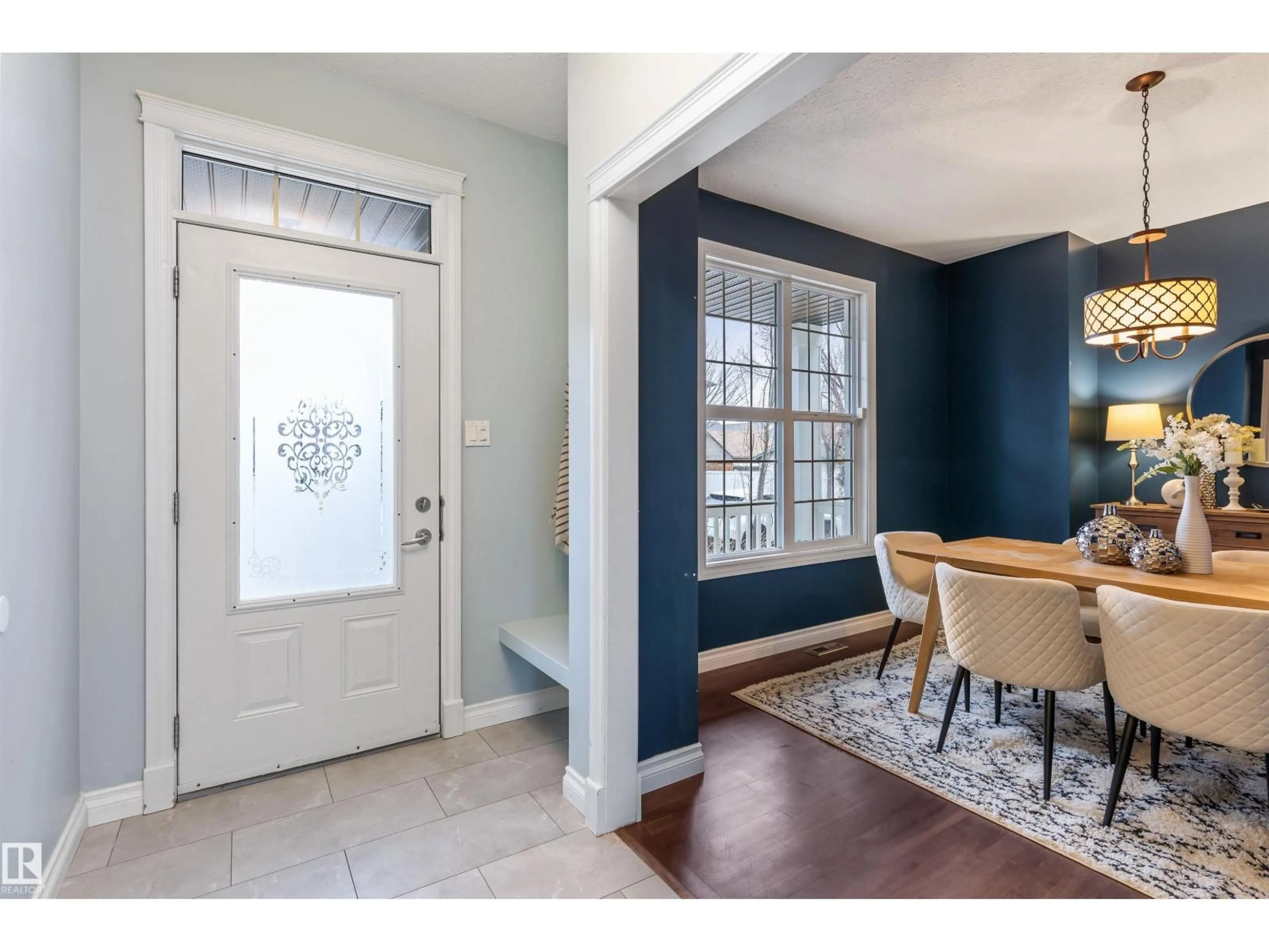 Indoor entryway for 4992 THIBAULT WY, Edmonton Alberta T6R0A5