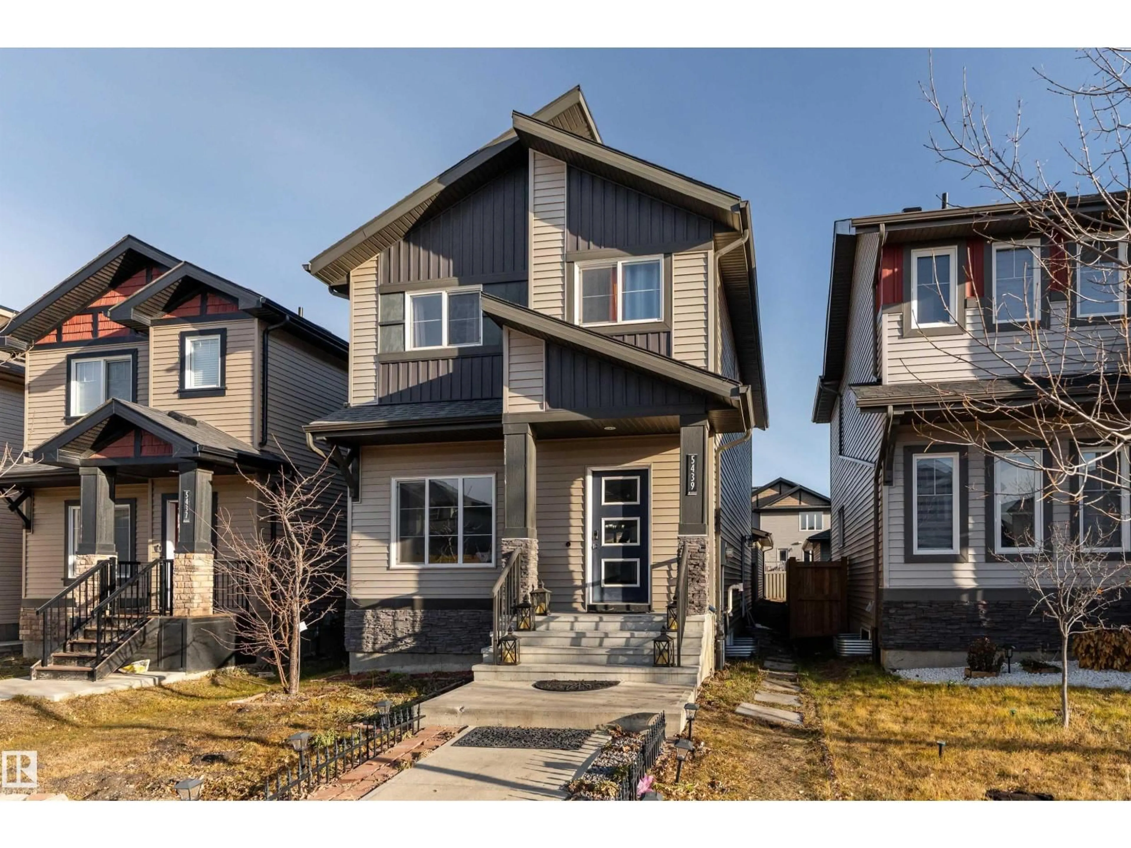 Home with vinyl exterior material, street for 5439 CHAPPELLE RD, Edmonton Alberta T6W2Y6