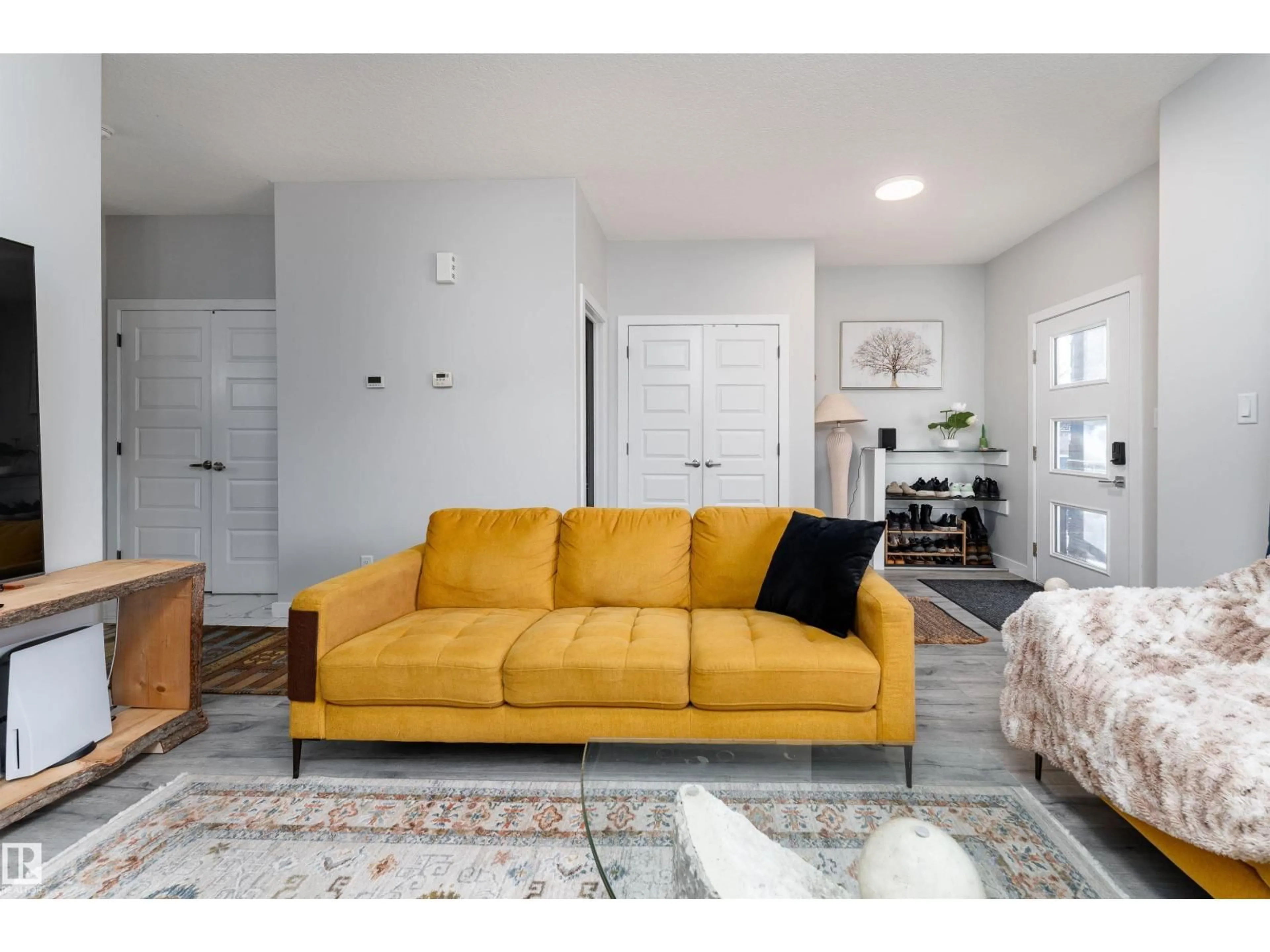 Living room with furniture, unknown for 5439 CHAPPELLE RD, Edmonton Alberta T6W2Y6