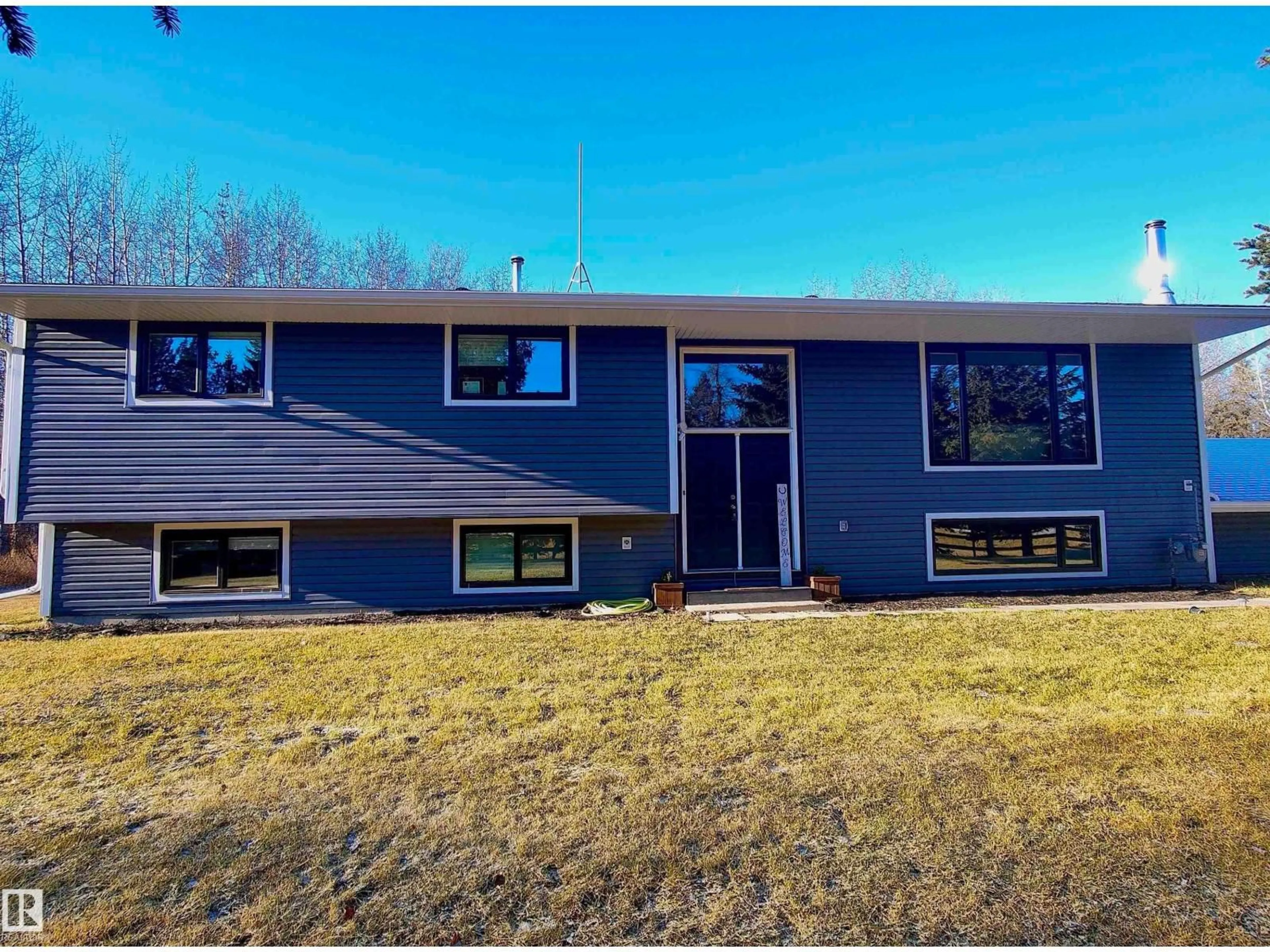 A pic from outside/outdoor area/front of a property/back of a property/a pic from drone, building for 121 TWP ROAD 514 ROAD, Rural Parkland County Alberta T7Y1G6