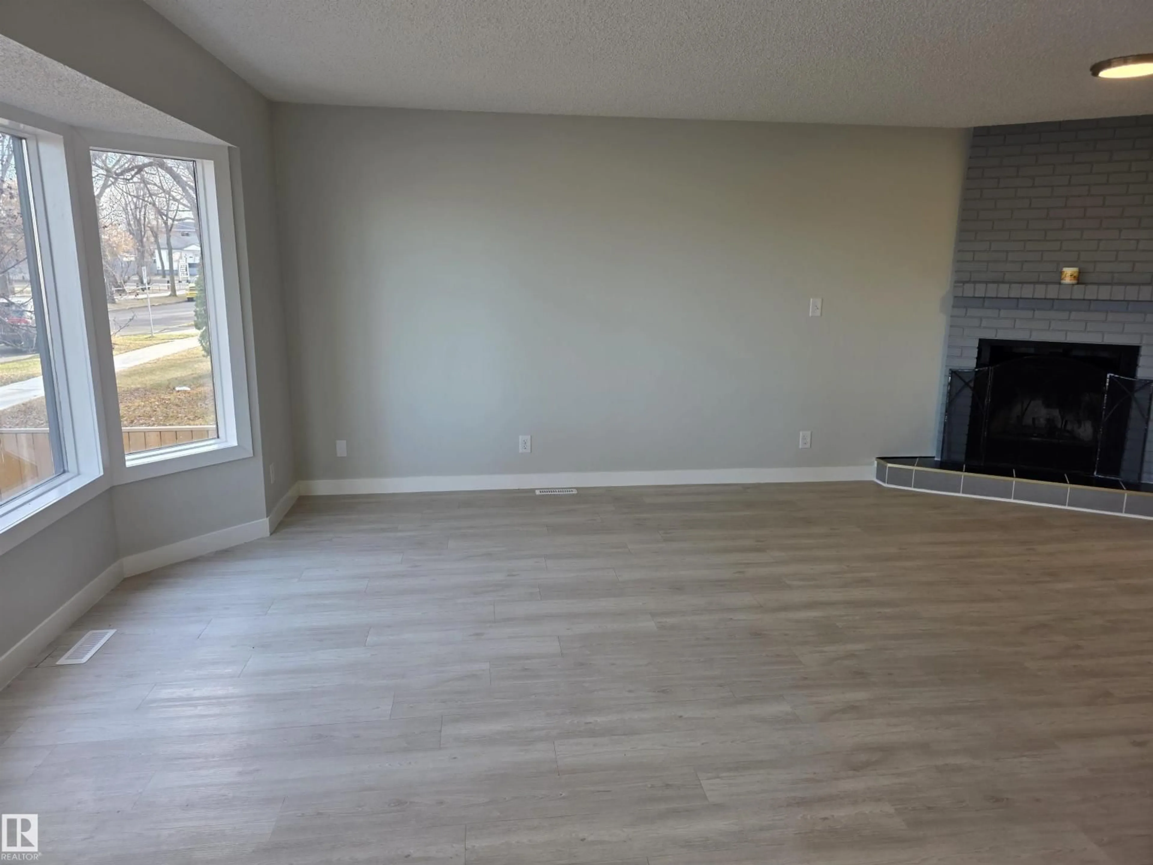 A pic of a room for 12430 85 ST, Edmonton Alberta T5B3H2