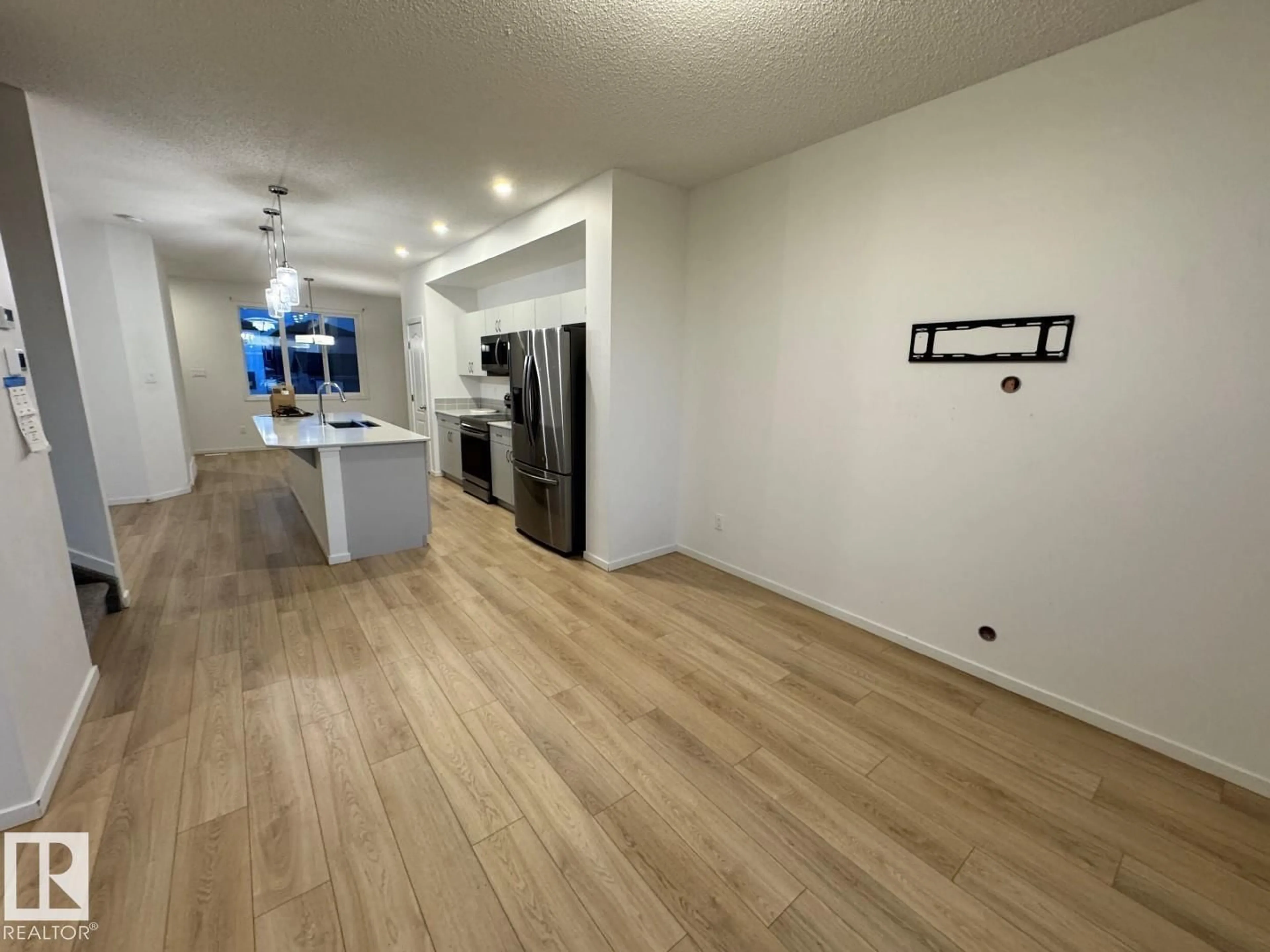 A pic of a room for 18007 71 ST, Edmonton Alberta T5Z0V4