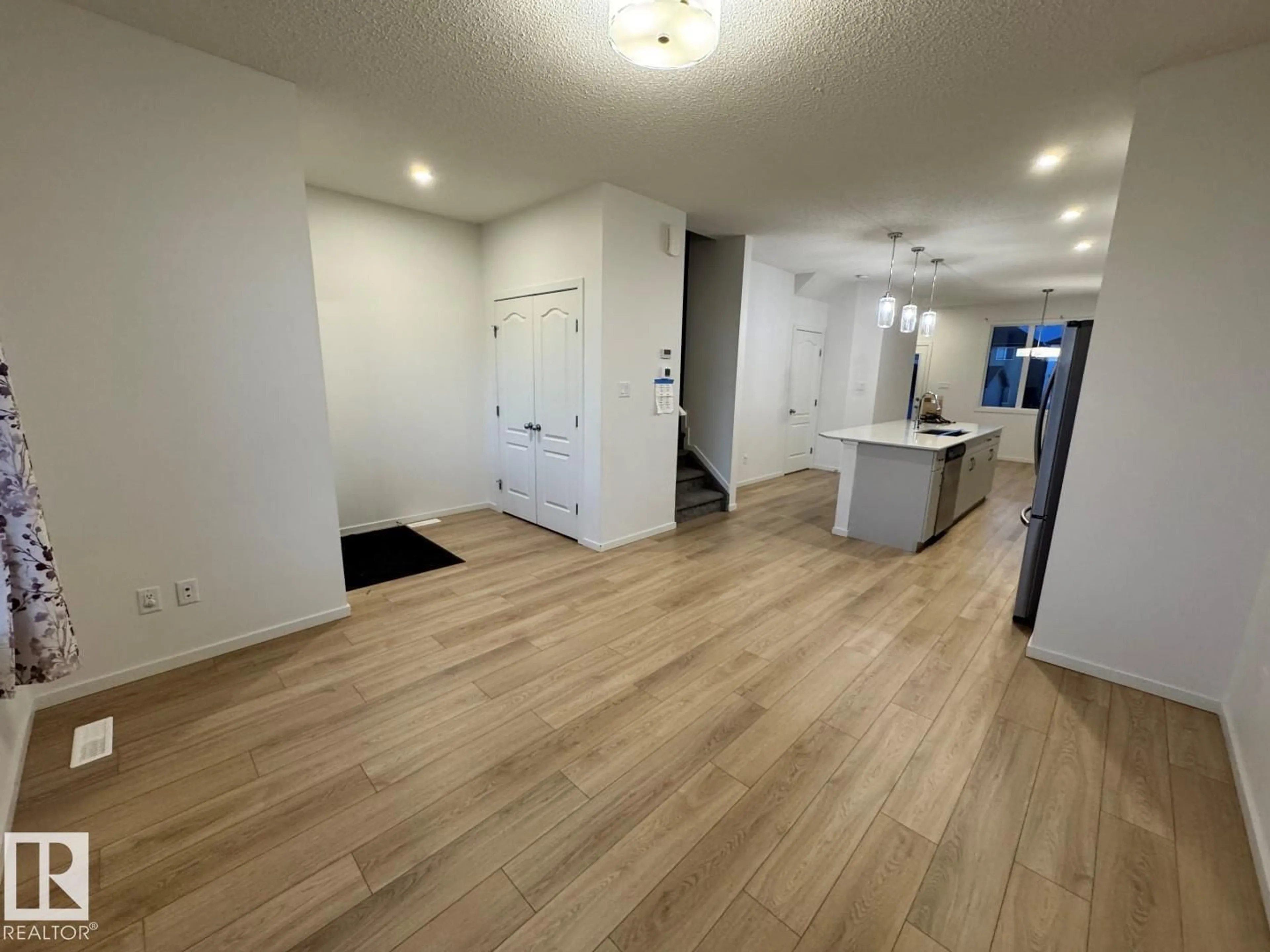 A pic of a room for 18007 71 ST, Edmonton Alberta T5Z0V4