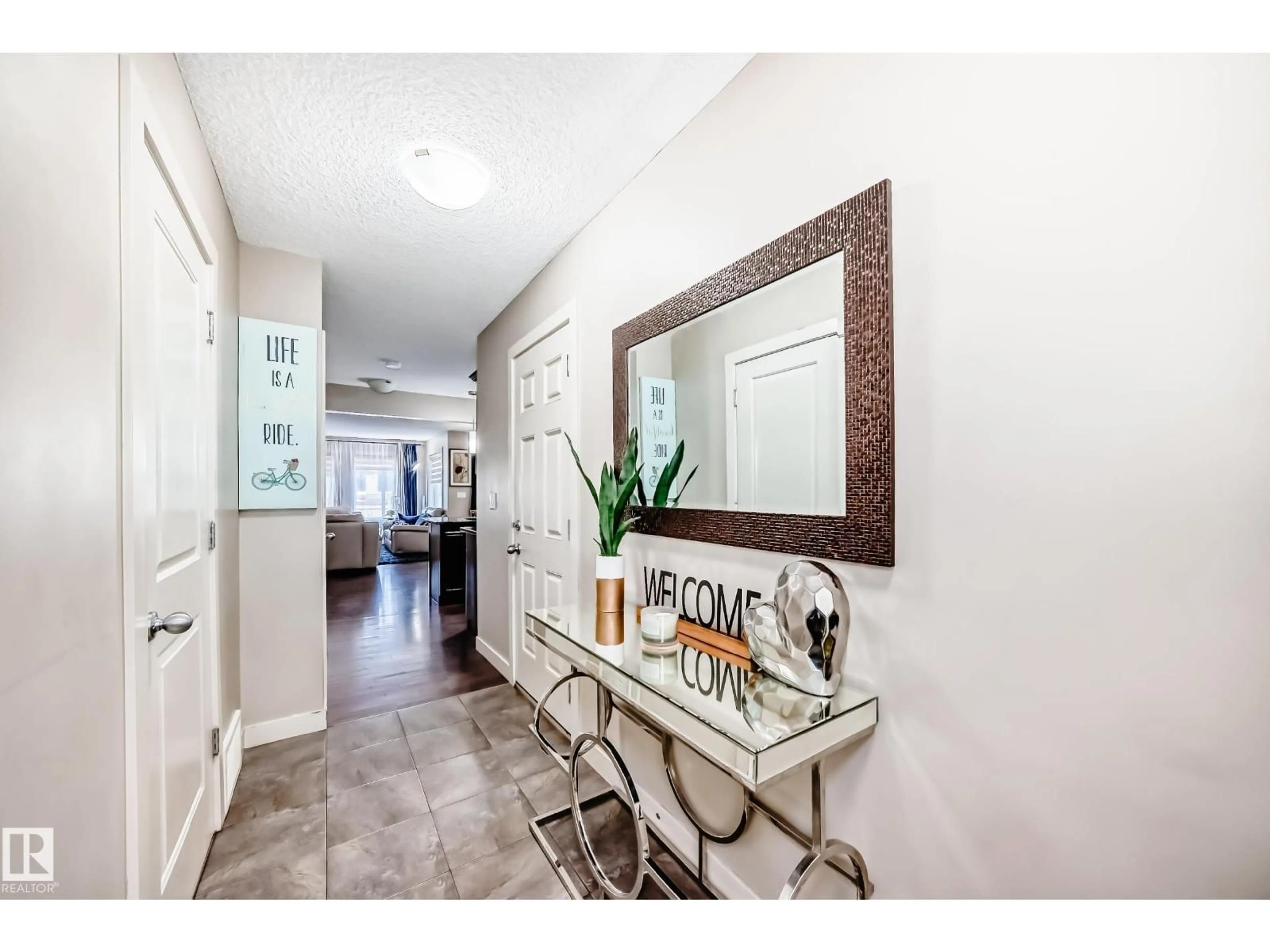 Indoor entryway for NW - 1717 HAMMOND CR, Edmonton Alberta T6M0N1