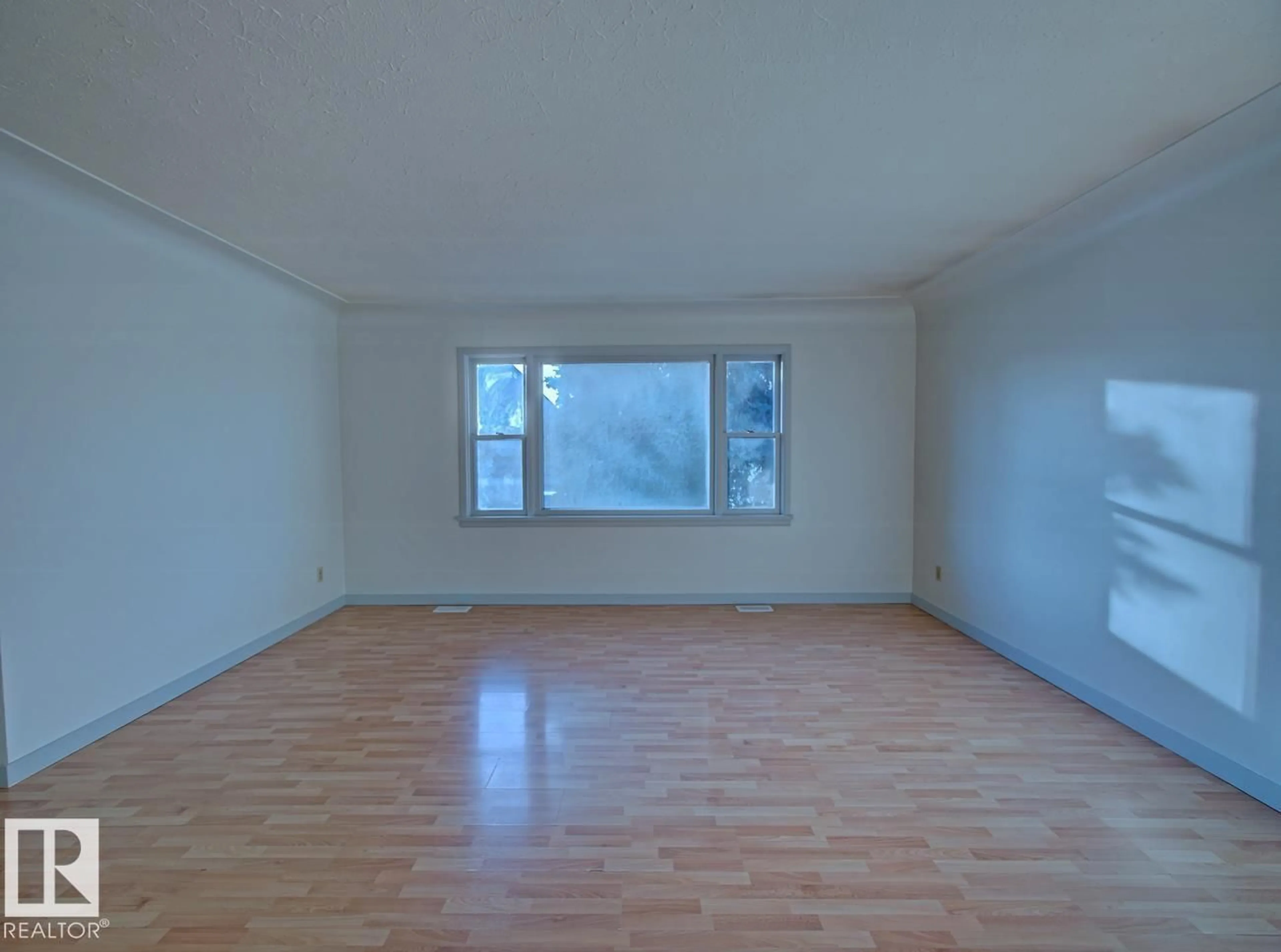A pic of a room for 7912 82 AV, Edmonton Alberta T6C0Y2