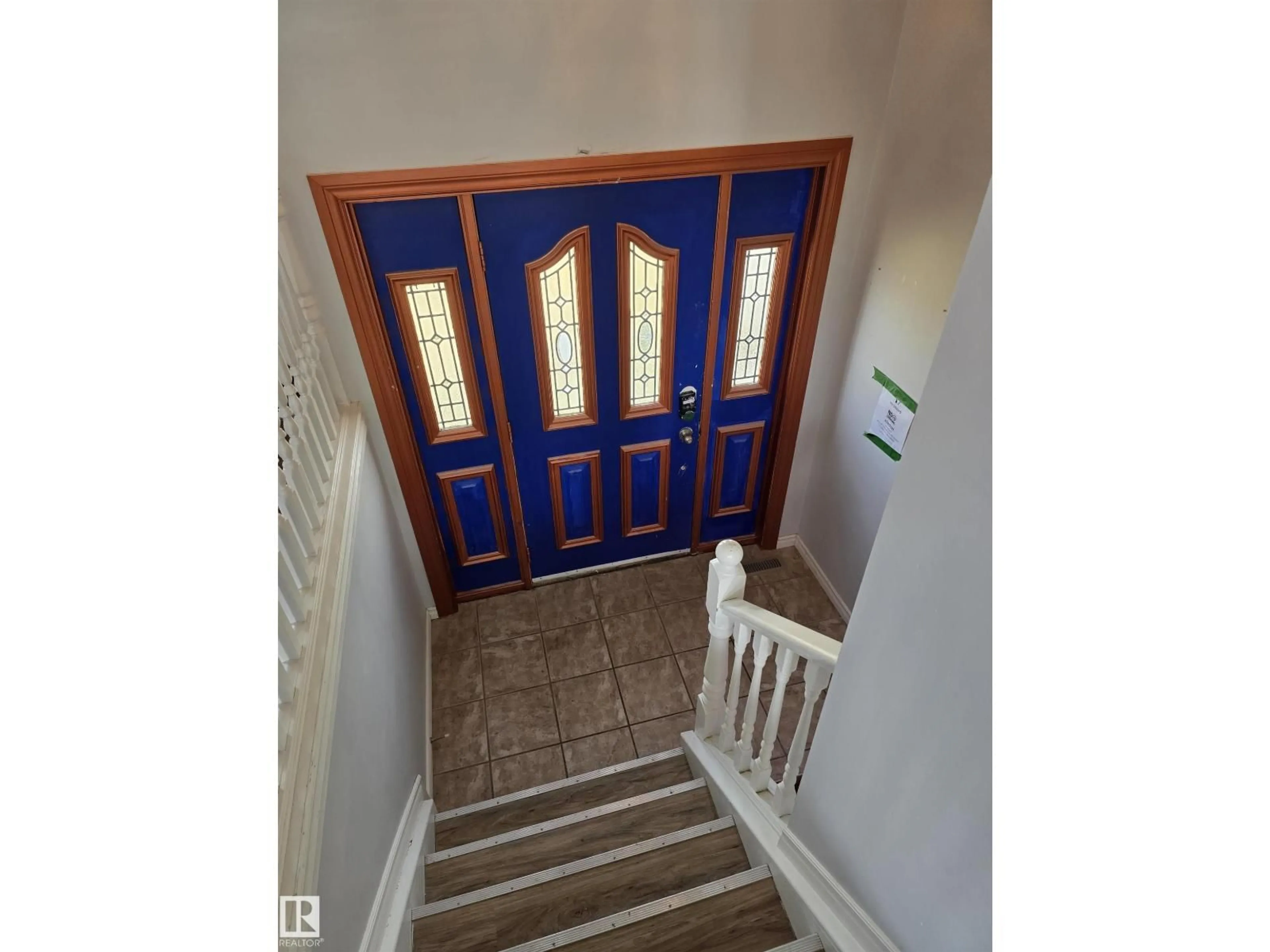 Indoor entryway for 1503 10 ST, Cold Lake Alberta T9M1L6