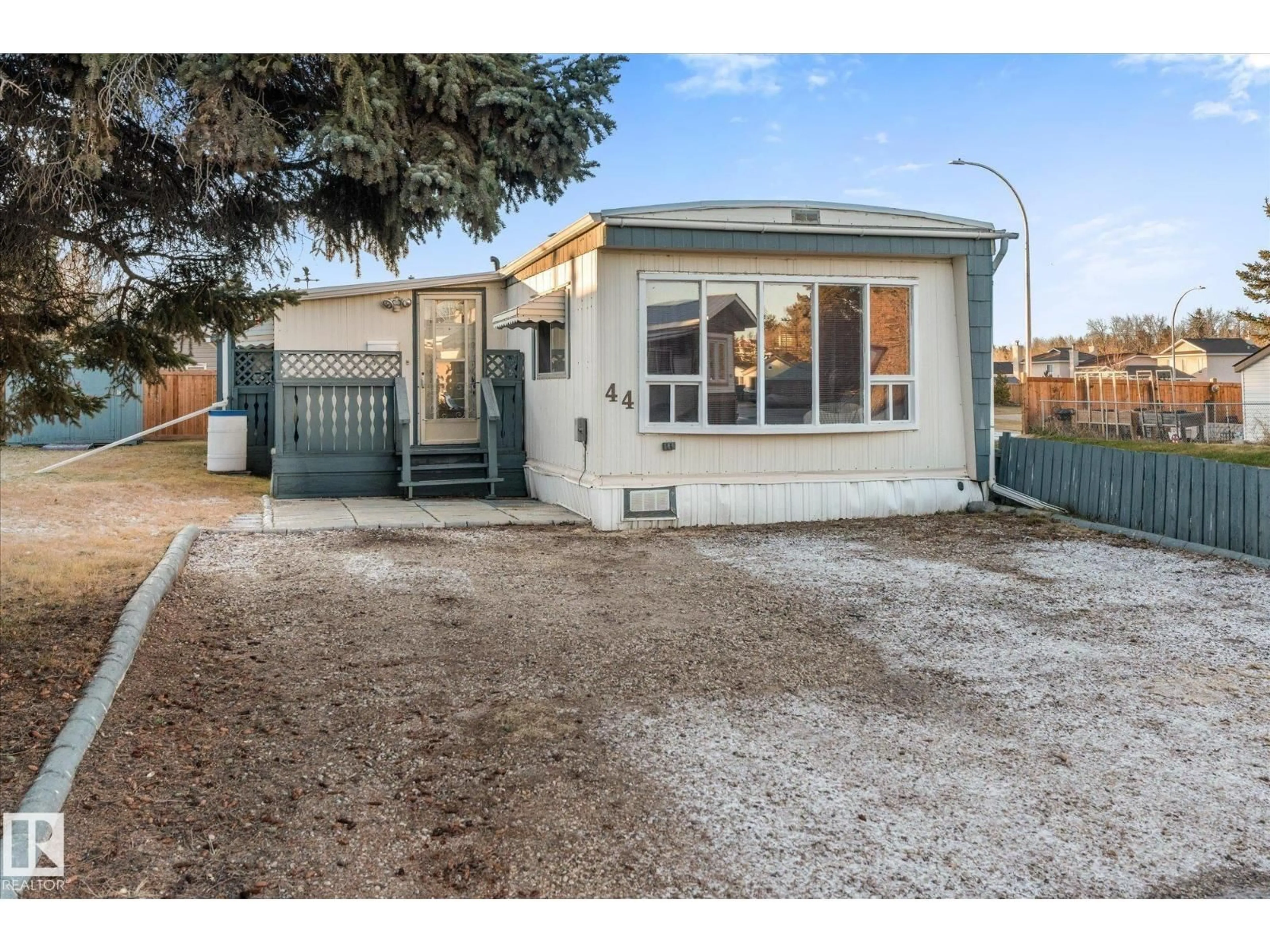 Unknown for 305 - 44 CALAHOO ROAD, Spruce Grove Alberta T7X3K6