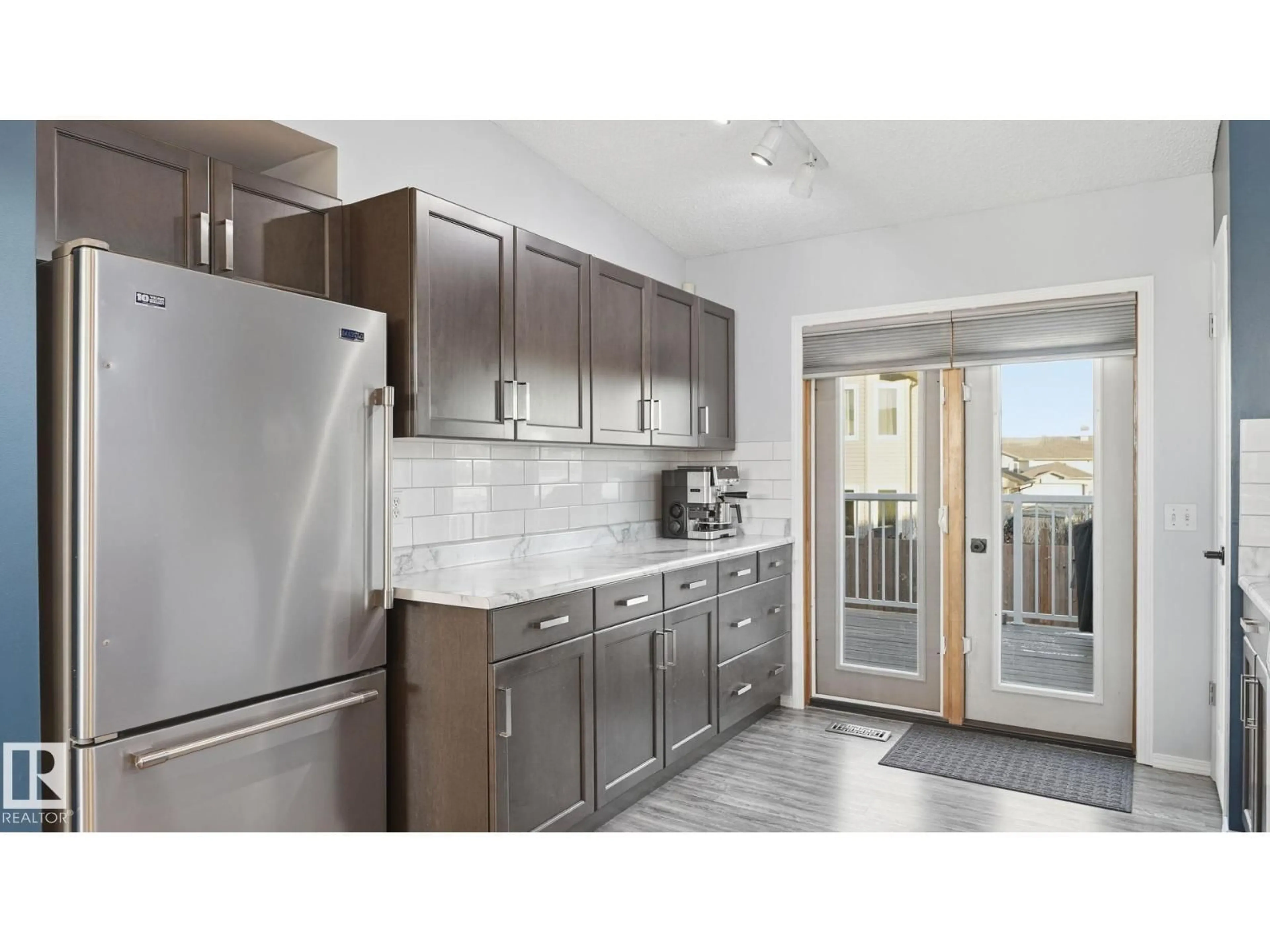 Standard kitchen, ceramic/tile floor for 146 LAKELAND DR, Spruce Grove Alberta T7X4A5