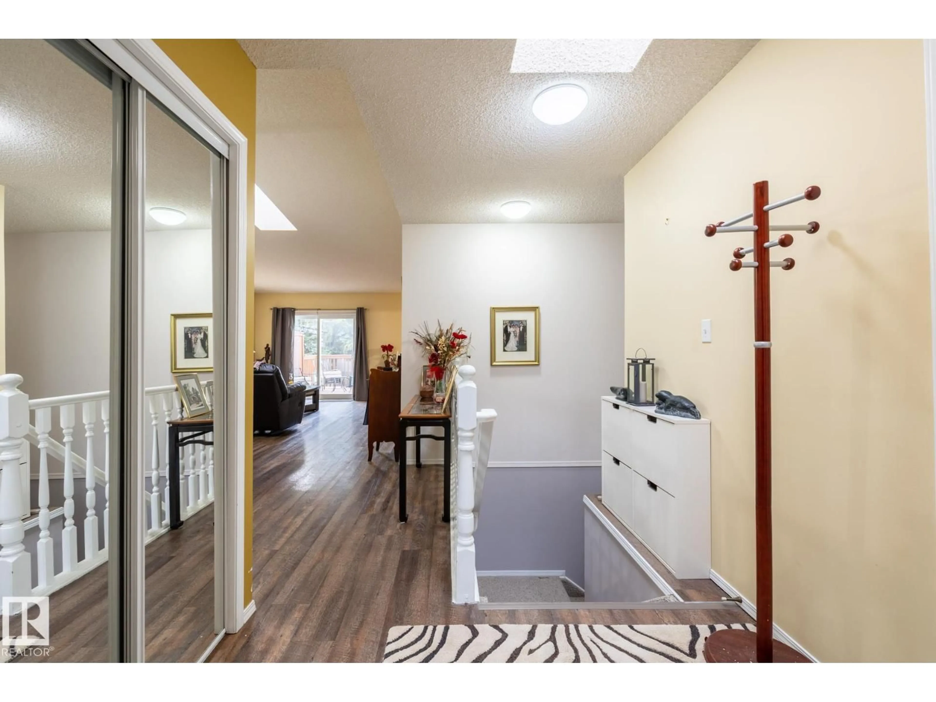 Indoor entryway for 5973 189 ST NW, Edmonton Alberta T6M2J2