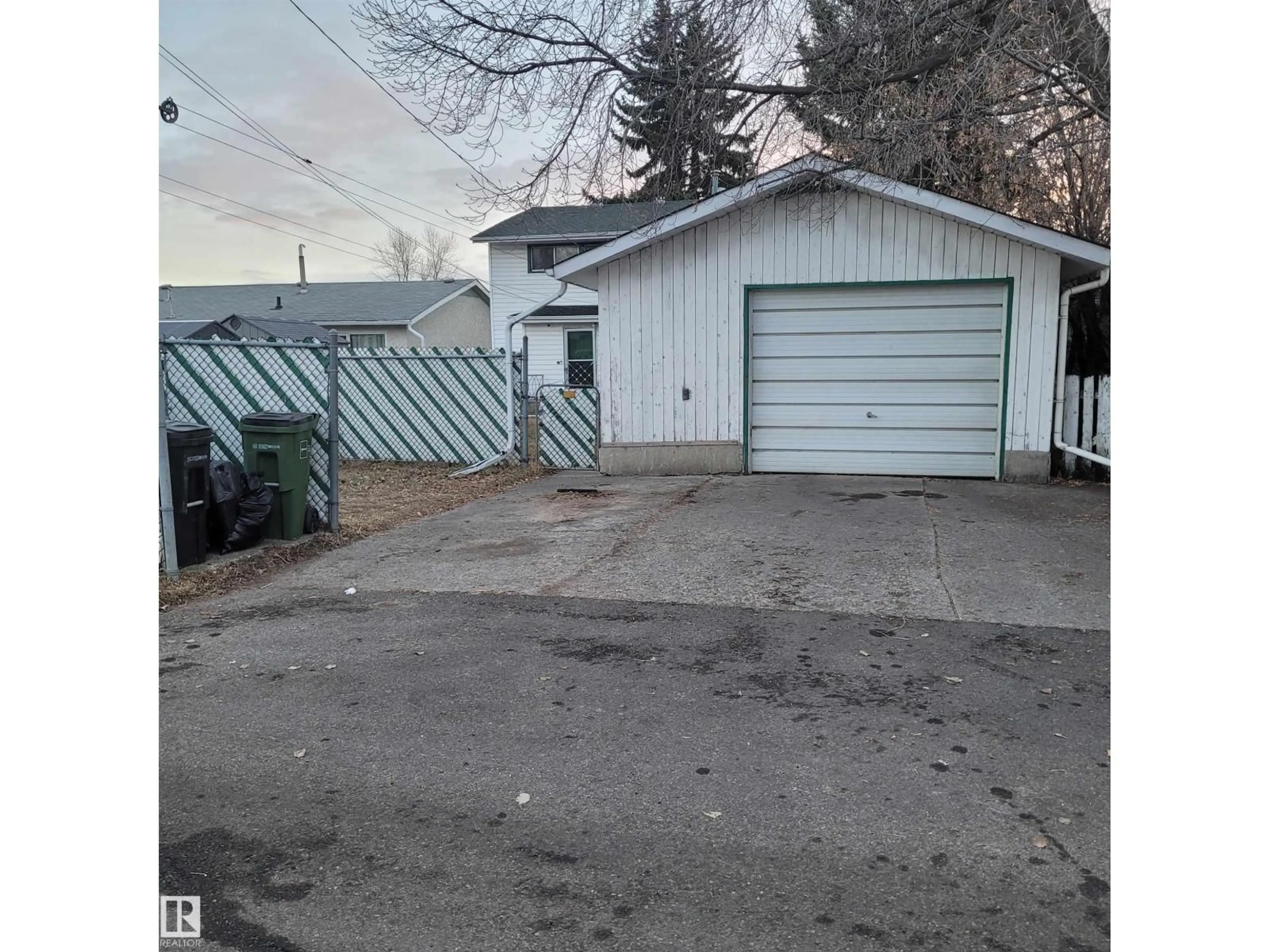 Shed for 11212 134 AV, Edmonton Alberta T5E1K5