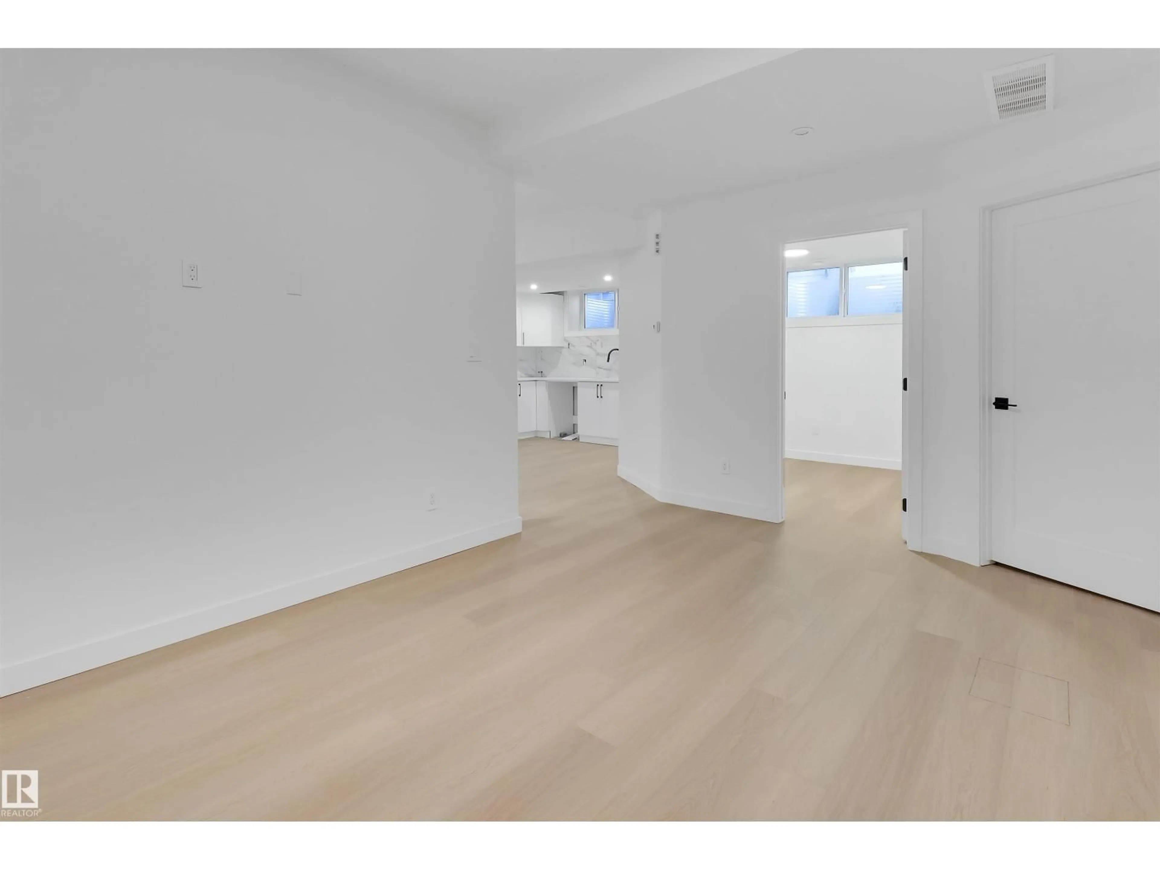 A pic of a room for 6125 CRAWFORD DR SW, Edmonton Alberta T6W4L7