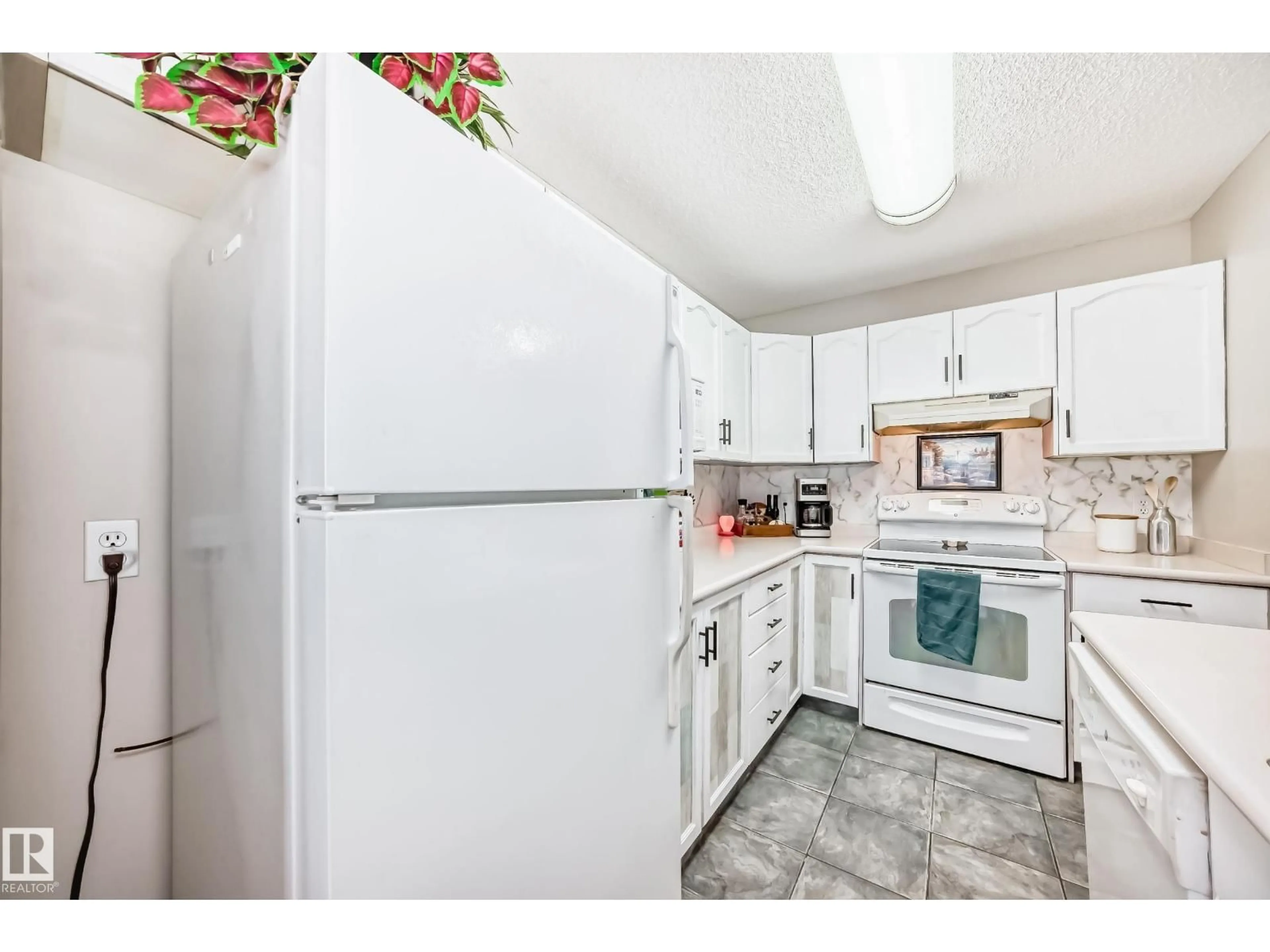 Standard kitchen, unknown for 121 BULYEA RD, Edmonton Alberta T6R2M9